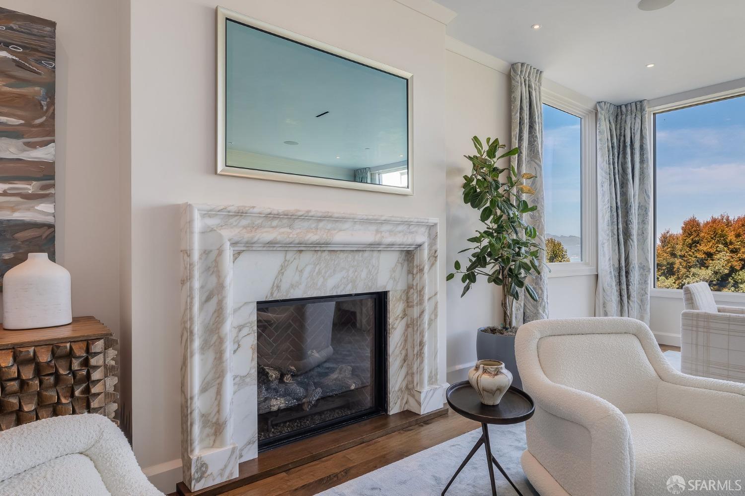 Detail Gallery Image 13 of 65 For 2730 Vallejo St, San Francisco,  CA 94123 - 6 Beds | 4/2 Baths