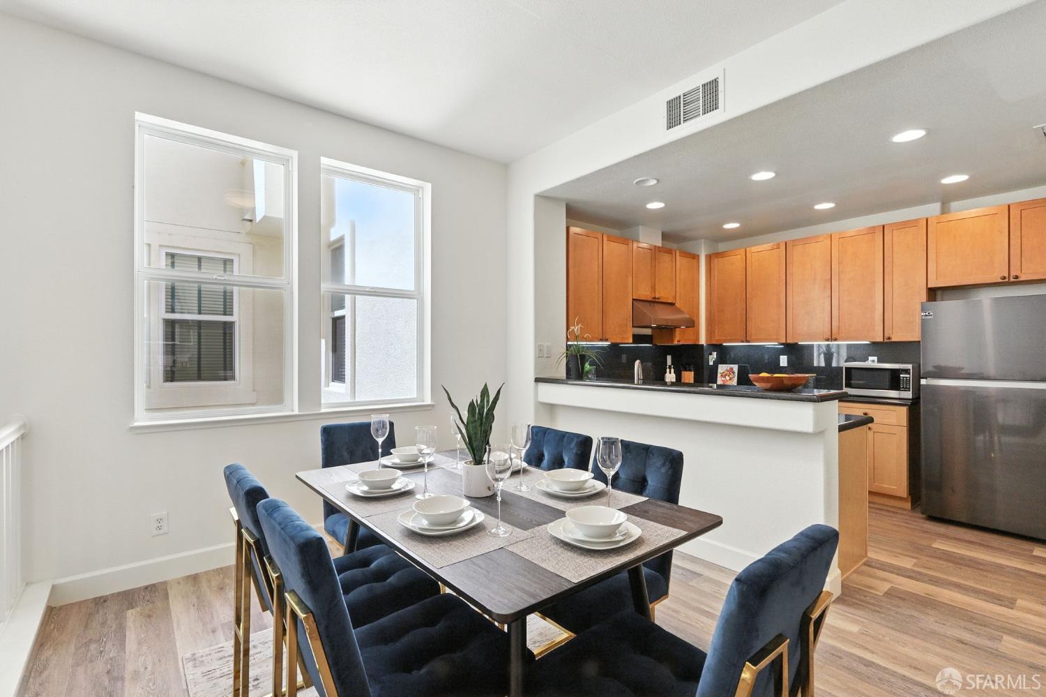 Photo #10: 425067237 Listing: Photo #10