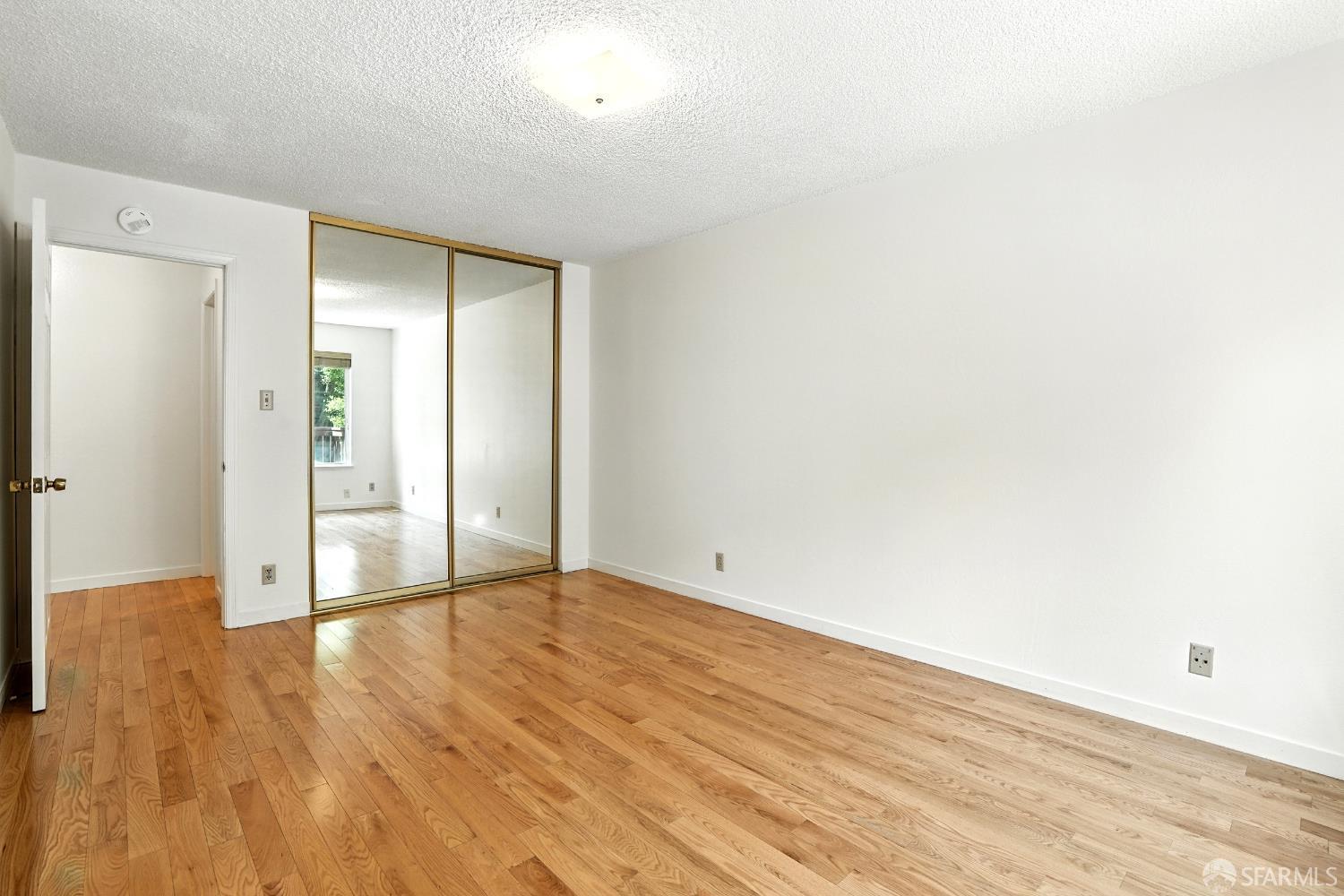 Photo #17: 425061424 Listing: Photo #17