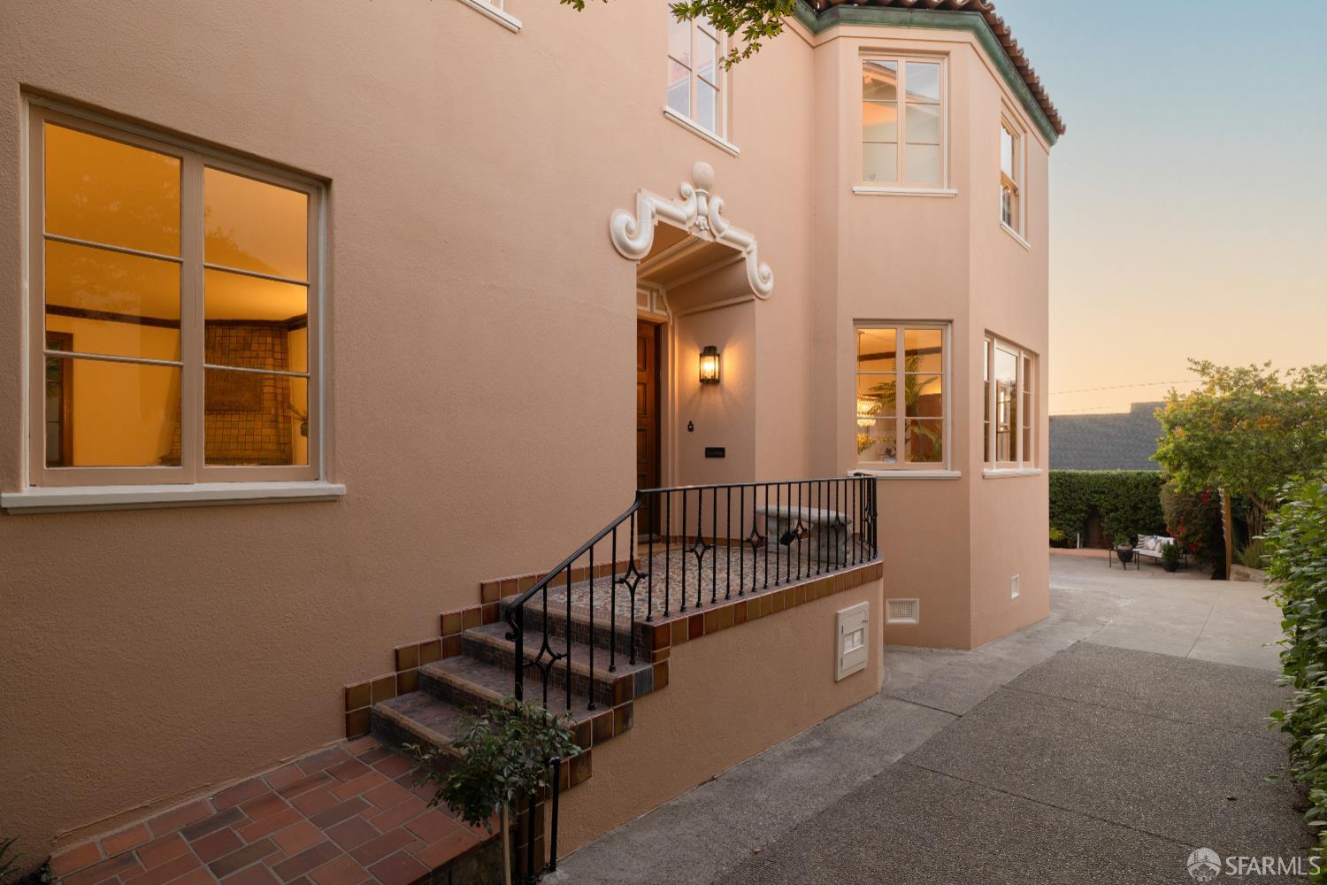 Detail Gallery Image 7 of 94 For 17 Santa Monica Way, San Francisco,  CA 94127 - 5 Beds | 3/1 Baths