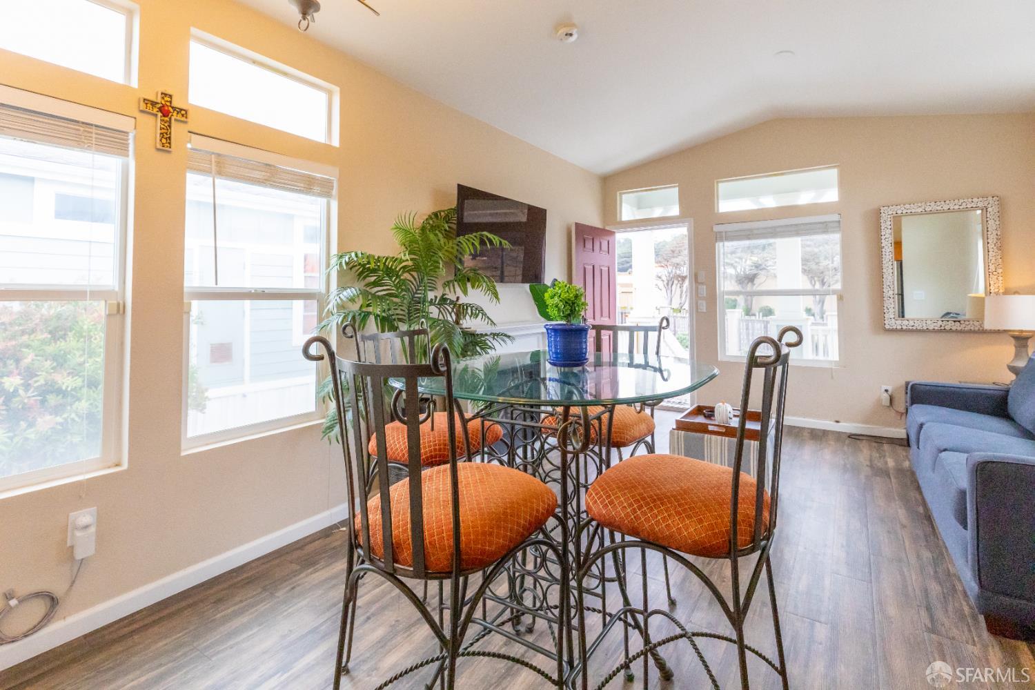 Detail Gallery Image 12 of 55 For 125 1st Ave, Pacifica,  CA 94044 - 1 Beds | 1 Baths