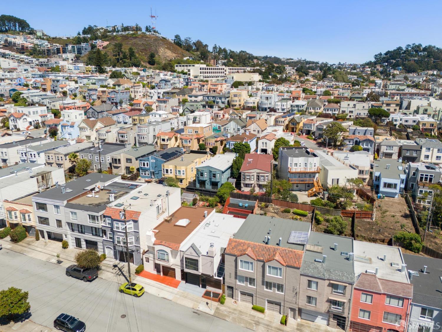 Detail Gallery Image 2 of 62 For 2352 17th Ave, San Francisco,  CA 94116 - 5 Beds | 3 Baths