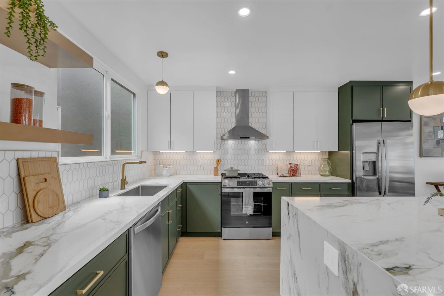 Detail Gallery Image 16 of 80 For 1739 Quesada Ave, San Francisco,  CA 94124 - 3 Beds | 2 Baths