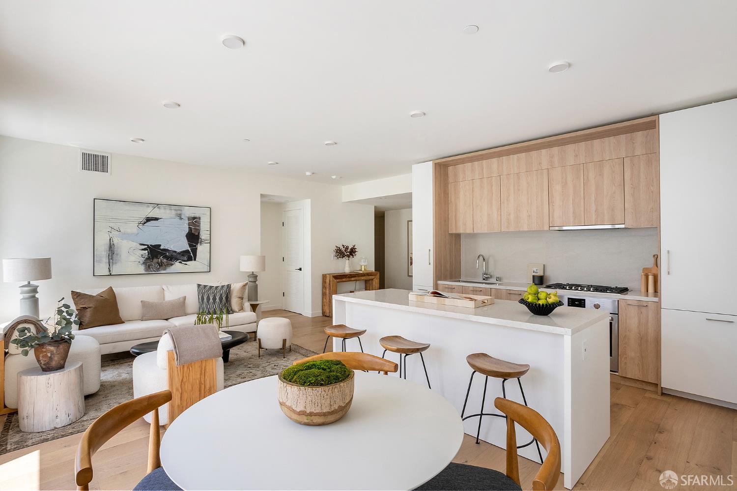 Detail Gallery Image 3 of 34 For 915 North Point St #H2,  San Francisco,  CA 94109 - 2 Beds | 2 Baths