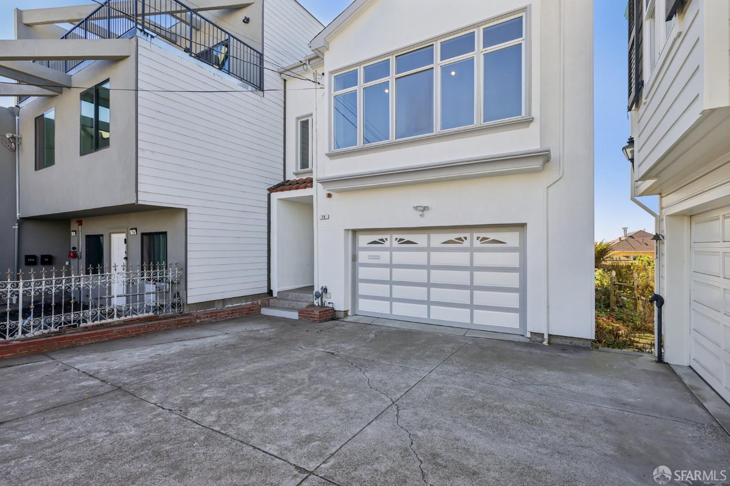 Detail Gallery Image 3 of 58 For 70 Miriam St, Daly City,  CA 94014 - 5 Beds | 3 Baths