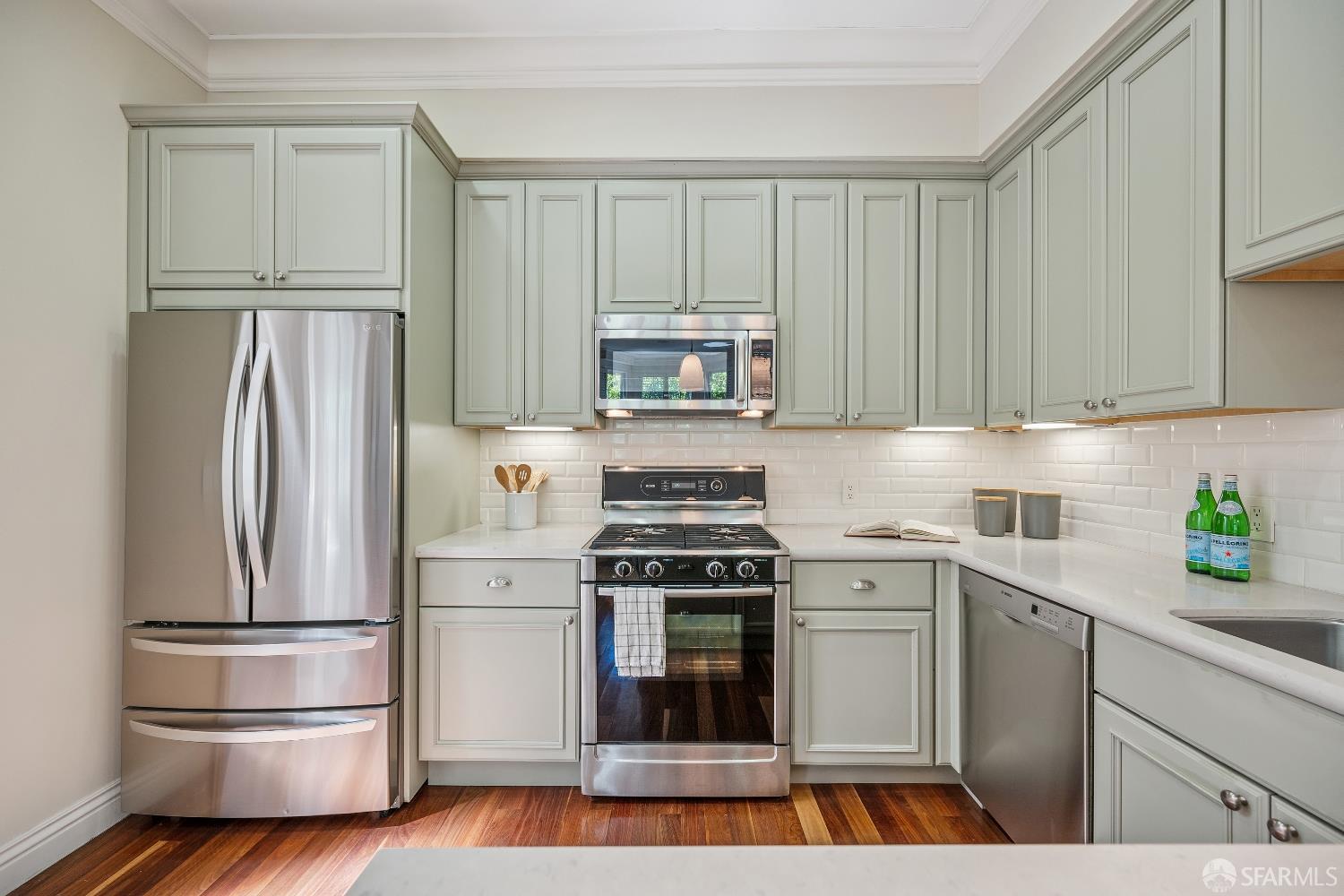 Detail Gallery Image 13 of 51 For 2145 Powell St, San Francisco,  CA 94133 - 2 Beds | 2 Baths