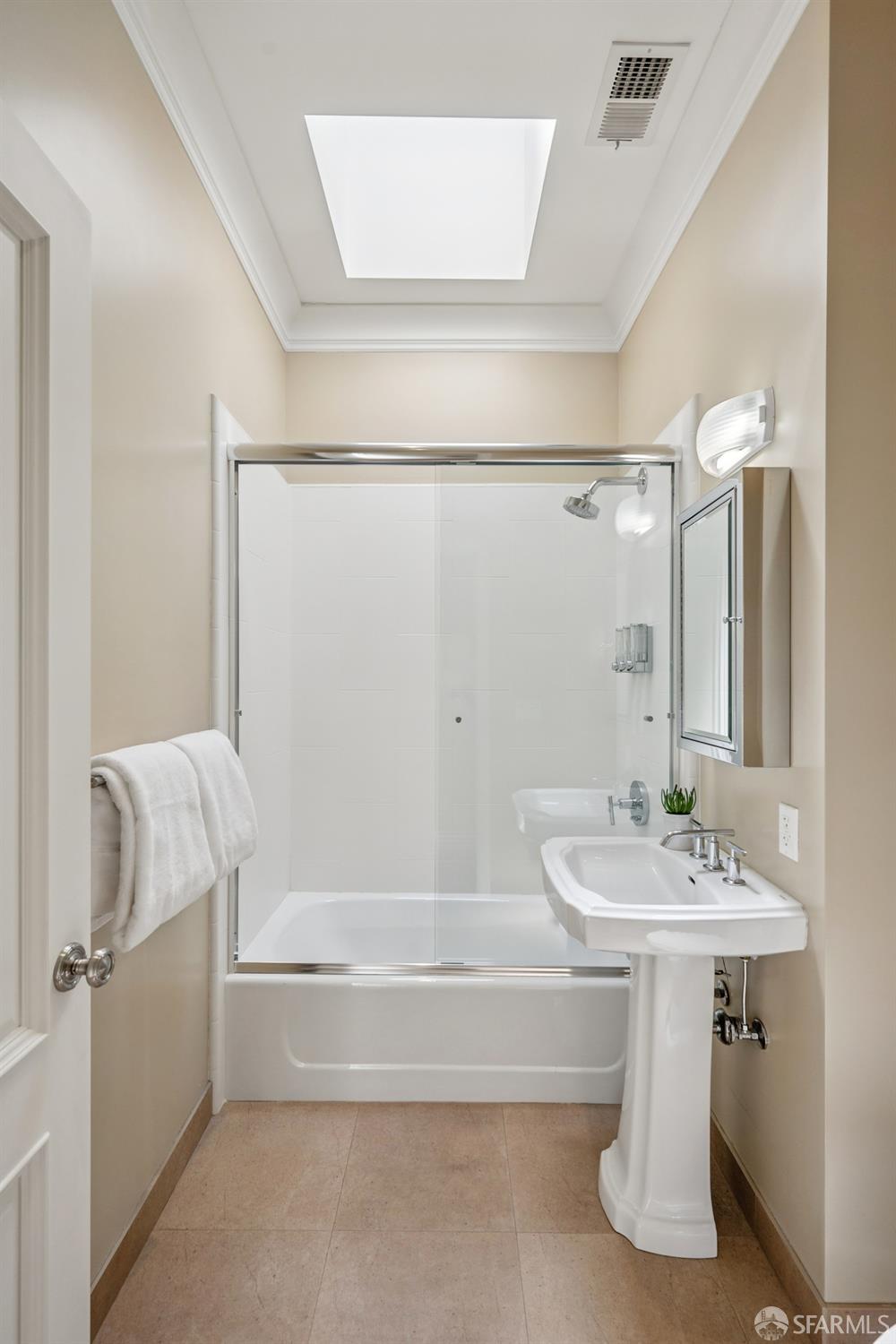 Detail Gallery Image 39 of 51 For 2145 Powell St, San Francisco,  CA 94133 - 2 Beds | 2 Baths