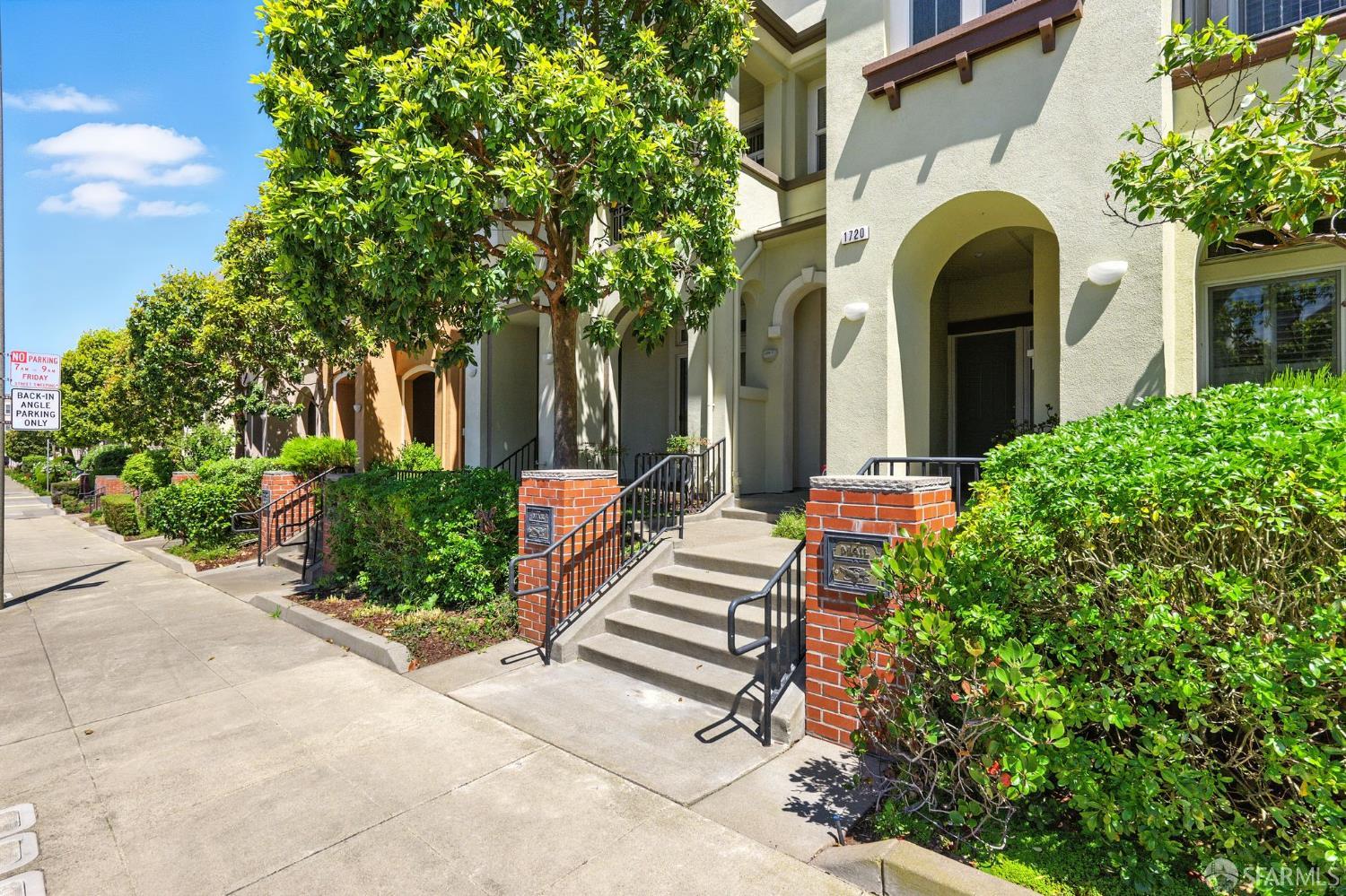 Photo #2: 425067237 Listing 