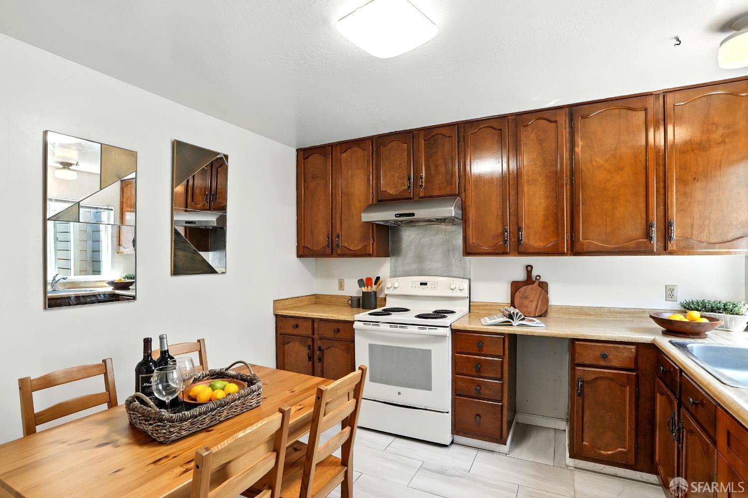 Photo #11: 425061446 Listing: Photo #11