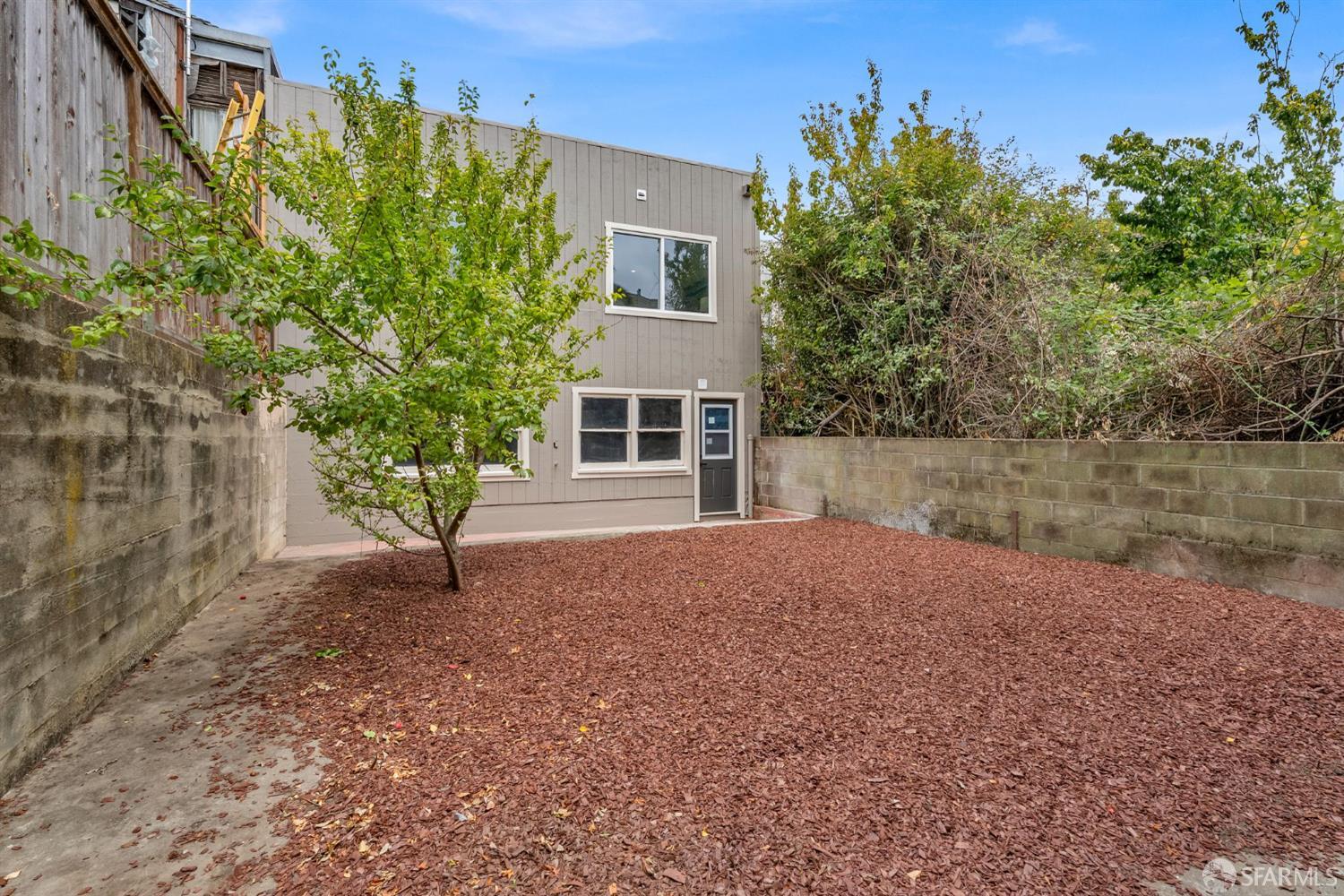 Detail Gallery Image 29 of 80 For 1739 Quesada Ave, San Francisco,  CA 94124 - 3 Beds | 2 Baths