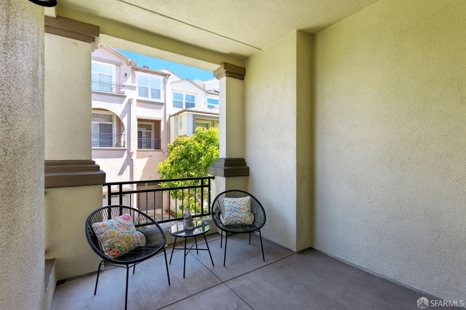 Photo #5: 425067237 Listing 