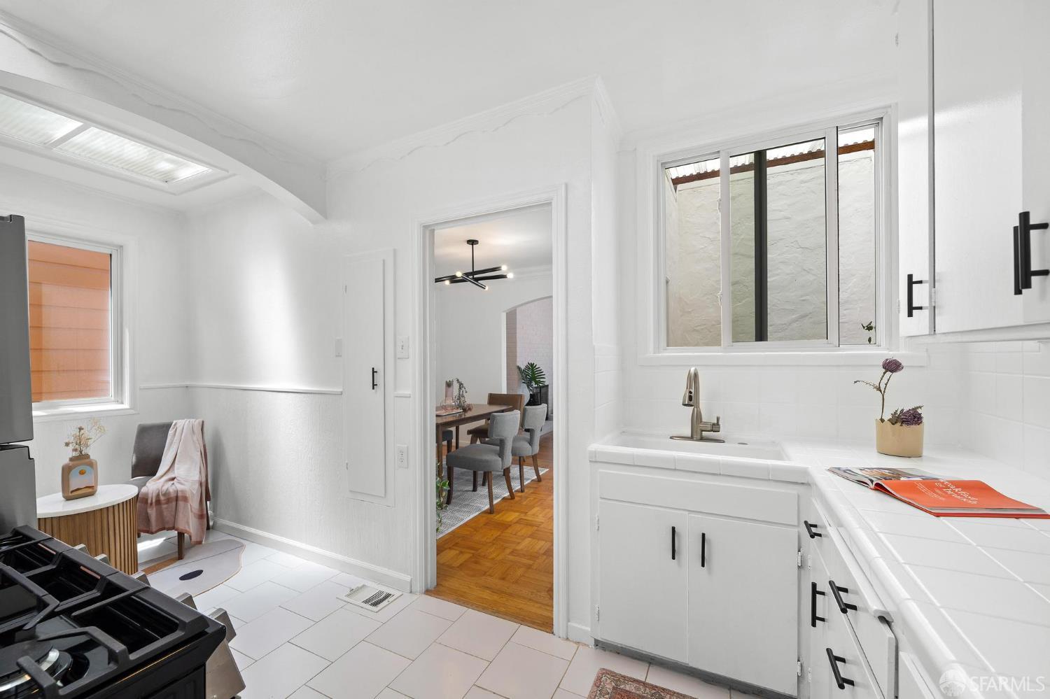 Detail Gallery Image 16 of 61 For 2925 Kirkham St, San Francisco,  CA 94122 - 2 Beds | 1 Baths