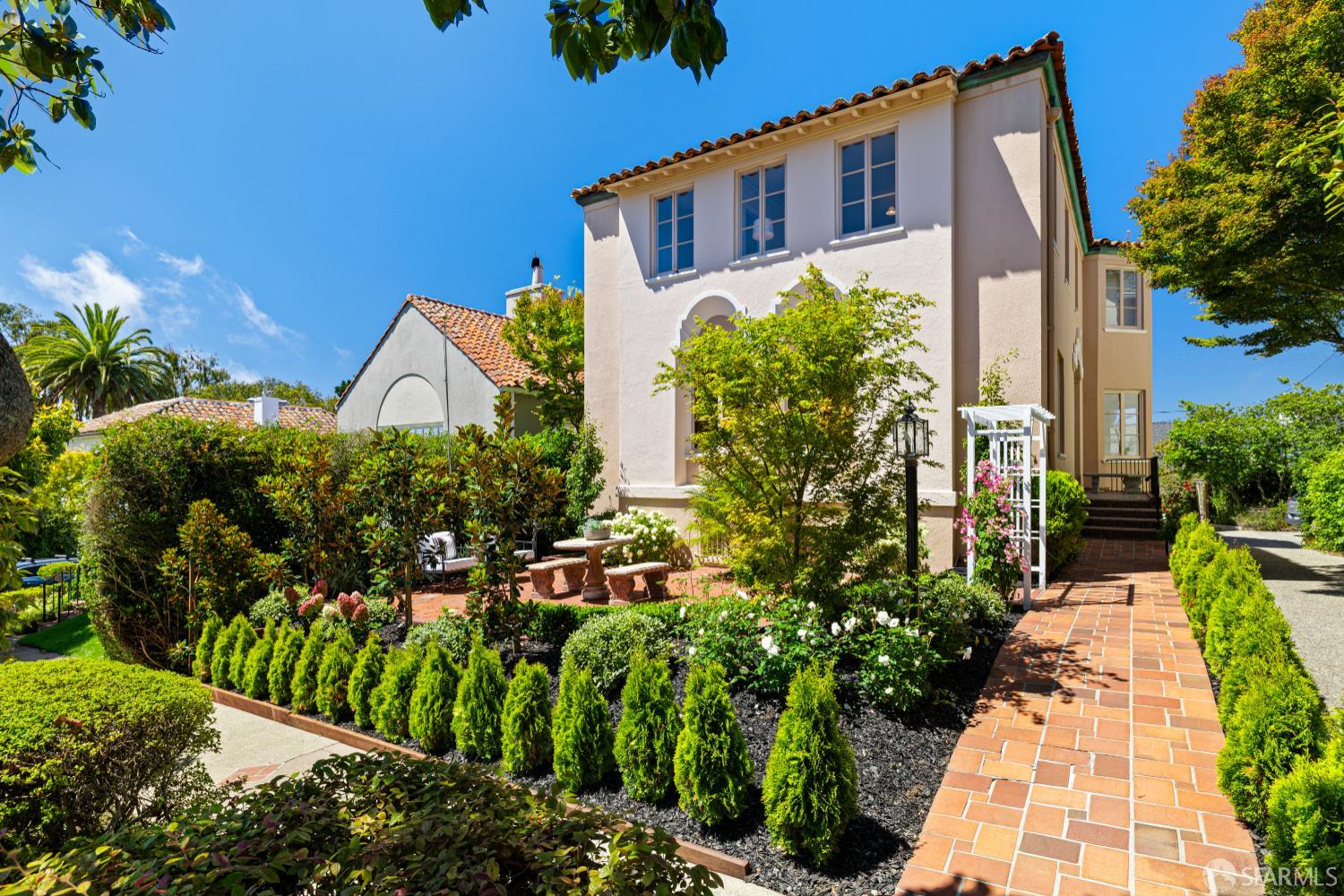 Detail Gallery Image 2 of 94 For 17 Santa Monica Way, San Francisco,  CA 94127 - 5 Beds | 3/1 Baths