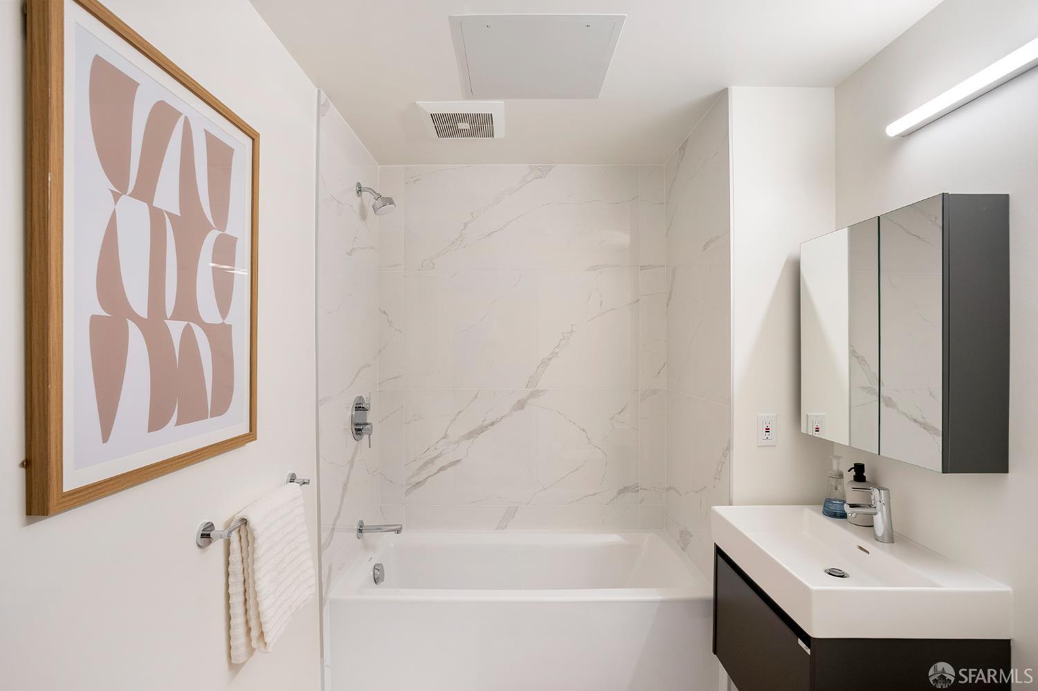 Detail Gallery Image 12 of 34 For 915 North Point St #H2,  San Francisco,  CA 94109 - 2 Beds | 2 Baths