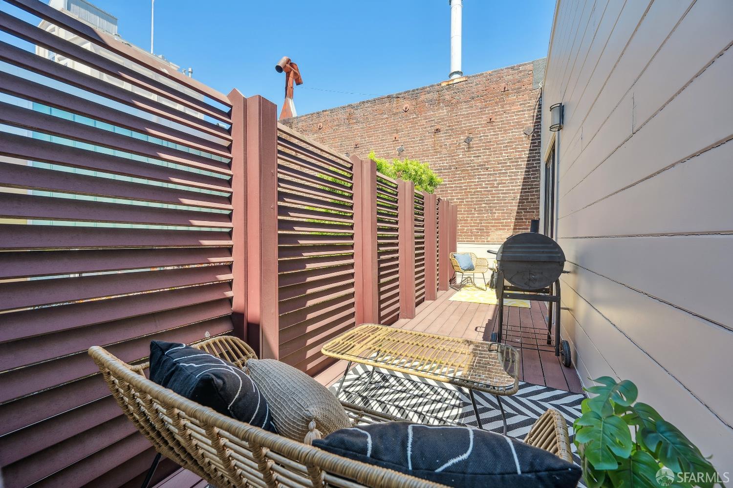 Detail Gallery Image 28 of 51 For 2145 Powell St, San Francisco,  CA 94133 - 2 Beds | 2 Baths