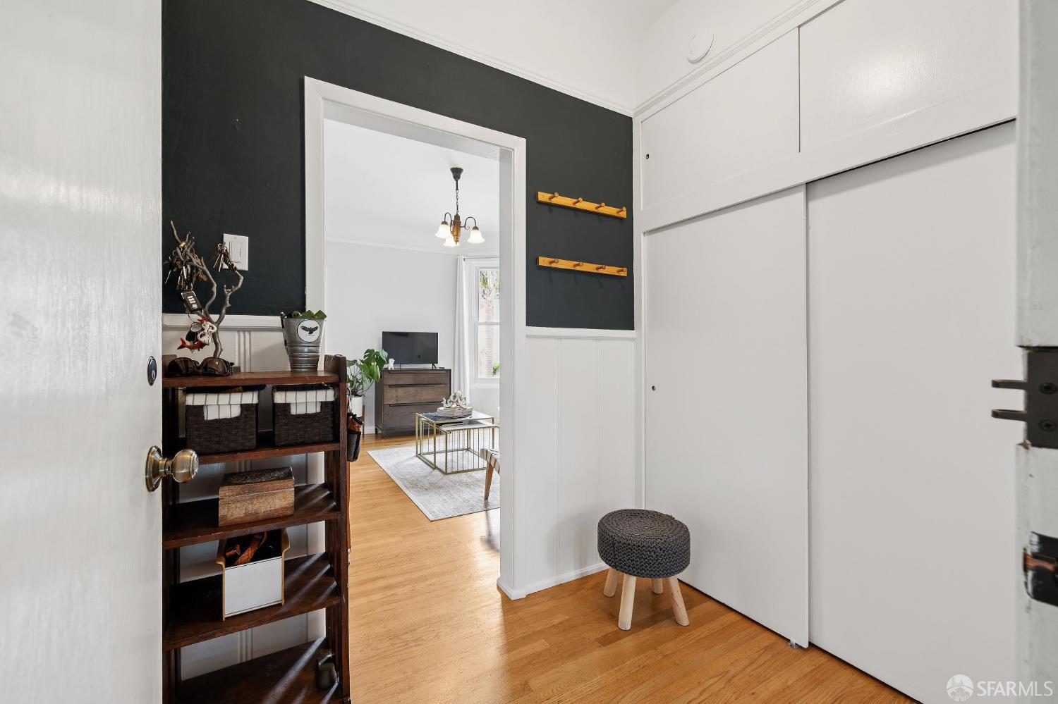 Photo #3: 425067142 Listing 