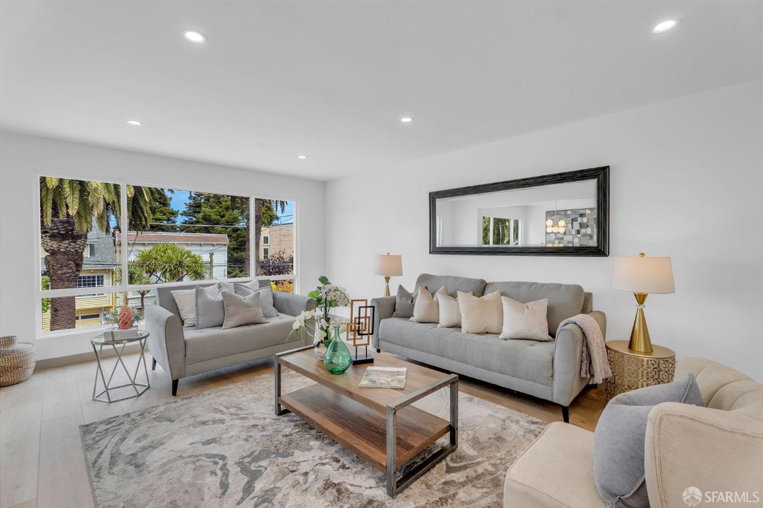 Detail Gallery Image 10 of 80 For 1739 Quesada Ave, San Francisco,  CA 94124 - 3 Beds | 2 Baths