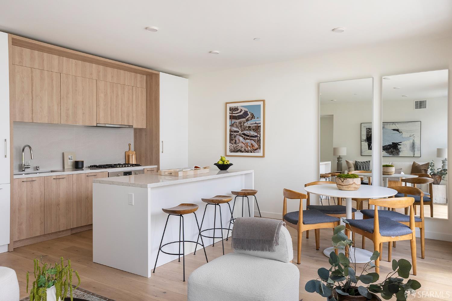 Detail Gallery Image 8 of 34 For 915 North Point St #H2,  San Francisco,  CA 94109 - 2 Beds | 2 Baths