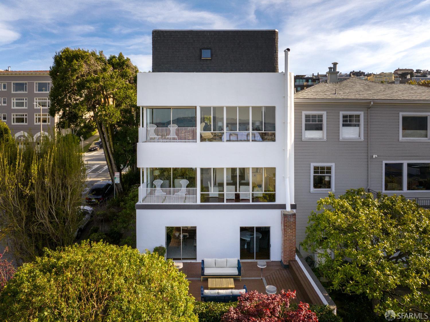 Detail Gallery Image 20 of 21 For 2600 Filbert St, San Francisco,  CA 94123 - 6 Beds | 5/1 Baths
