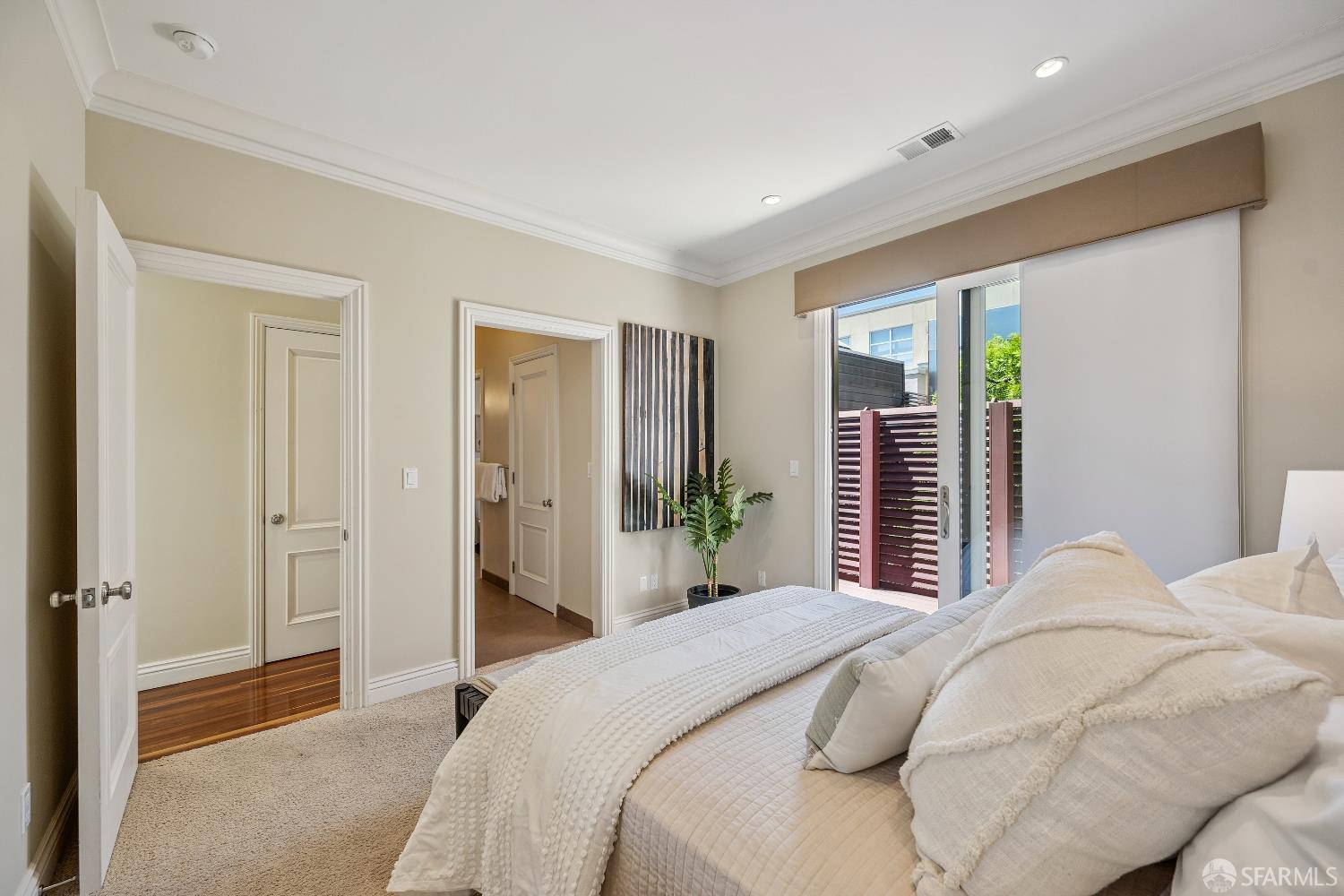 Detail Gallery Image 30 of 51 For 2145 Powell St, San Francisco,  CA 94133 - 2 Beds | 2 Baths