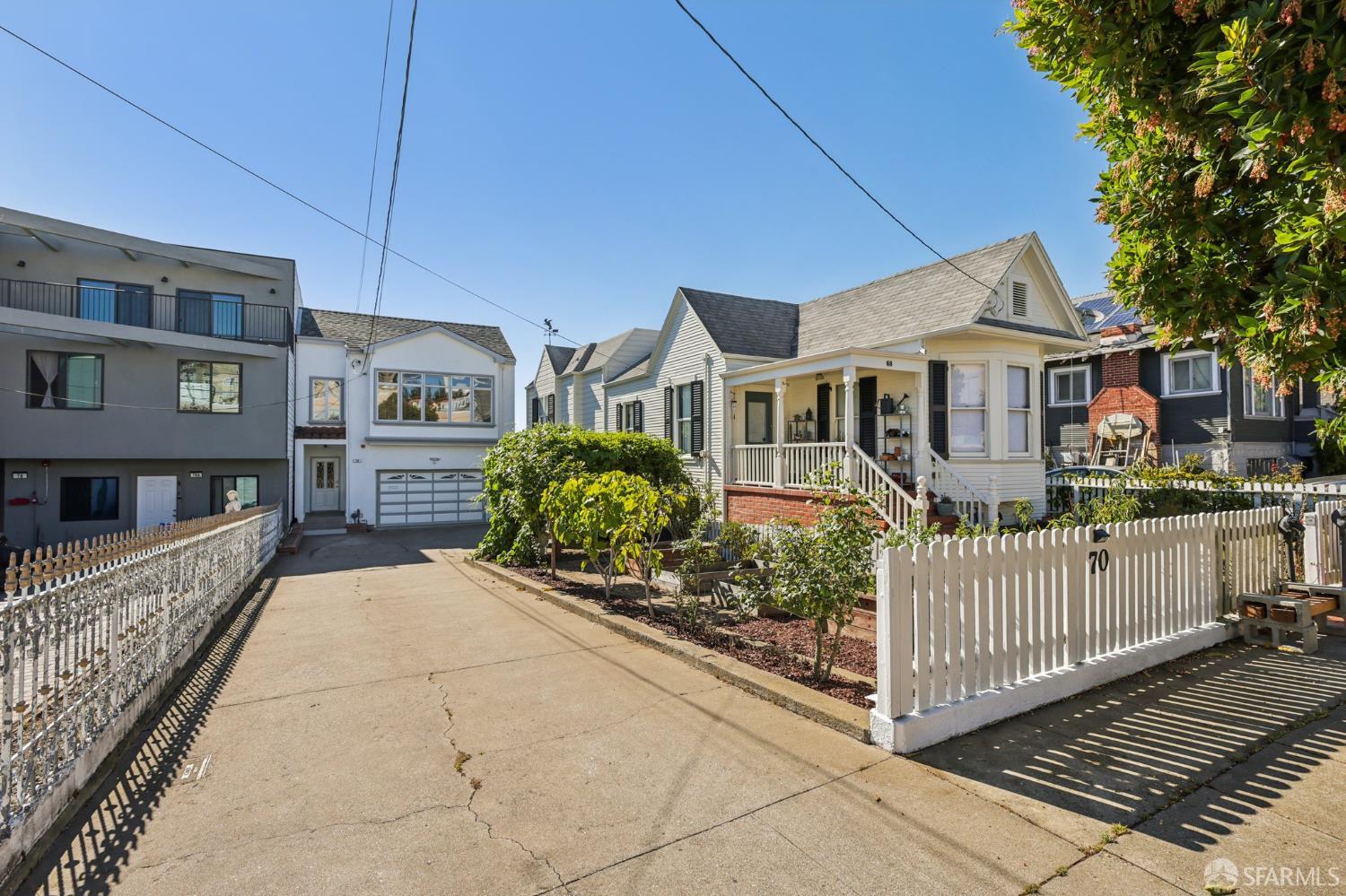 Detail Gallery Image 2 of 58 For 70 Miriam St, Daly City,  CA 94014 - 5 Beds | 3 Baths