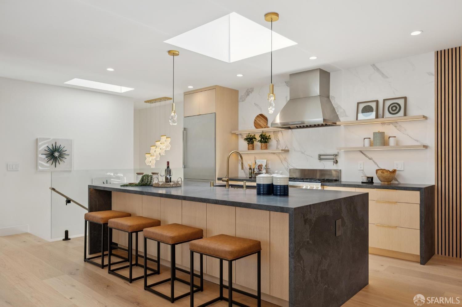 Detail Gallery Image 12 of 50 For 2015 16th Ave, San Francisco,  CA 94116 - 5 Beds | 4 Baths