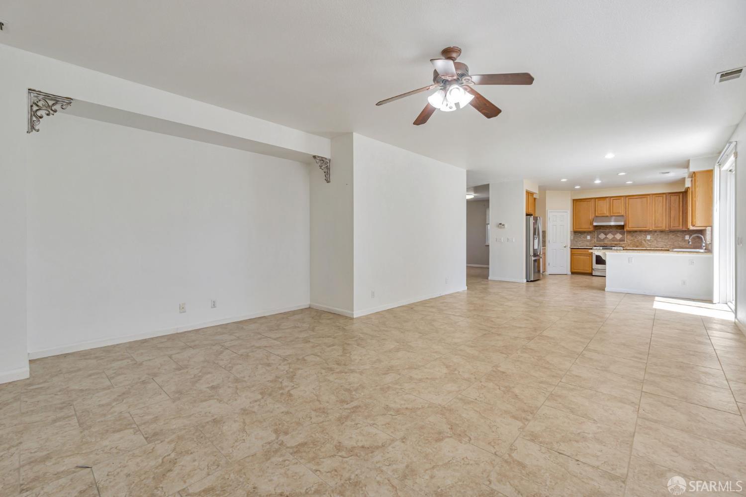 Detail Gallery Image 14 of 52 For 305 Malicoat Ave, Oakley,  CA 94561 - 4 Beds | 2/1 Baths