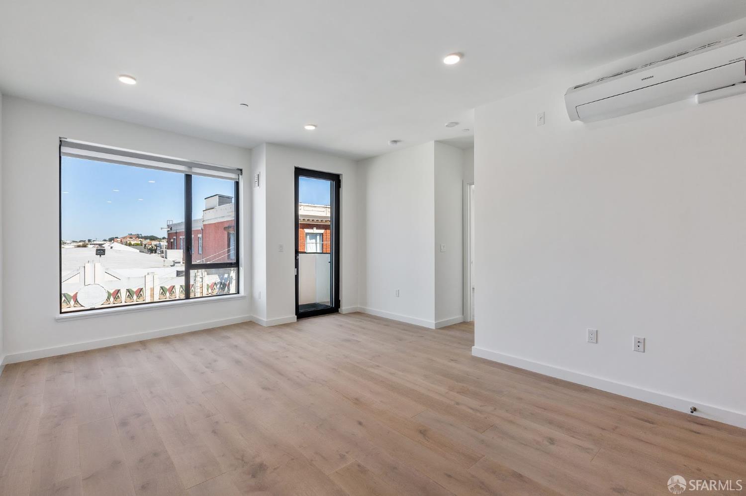 Photo #6: 425067218 Listing 
