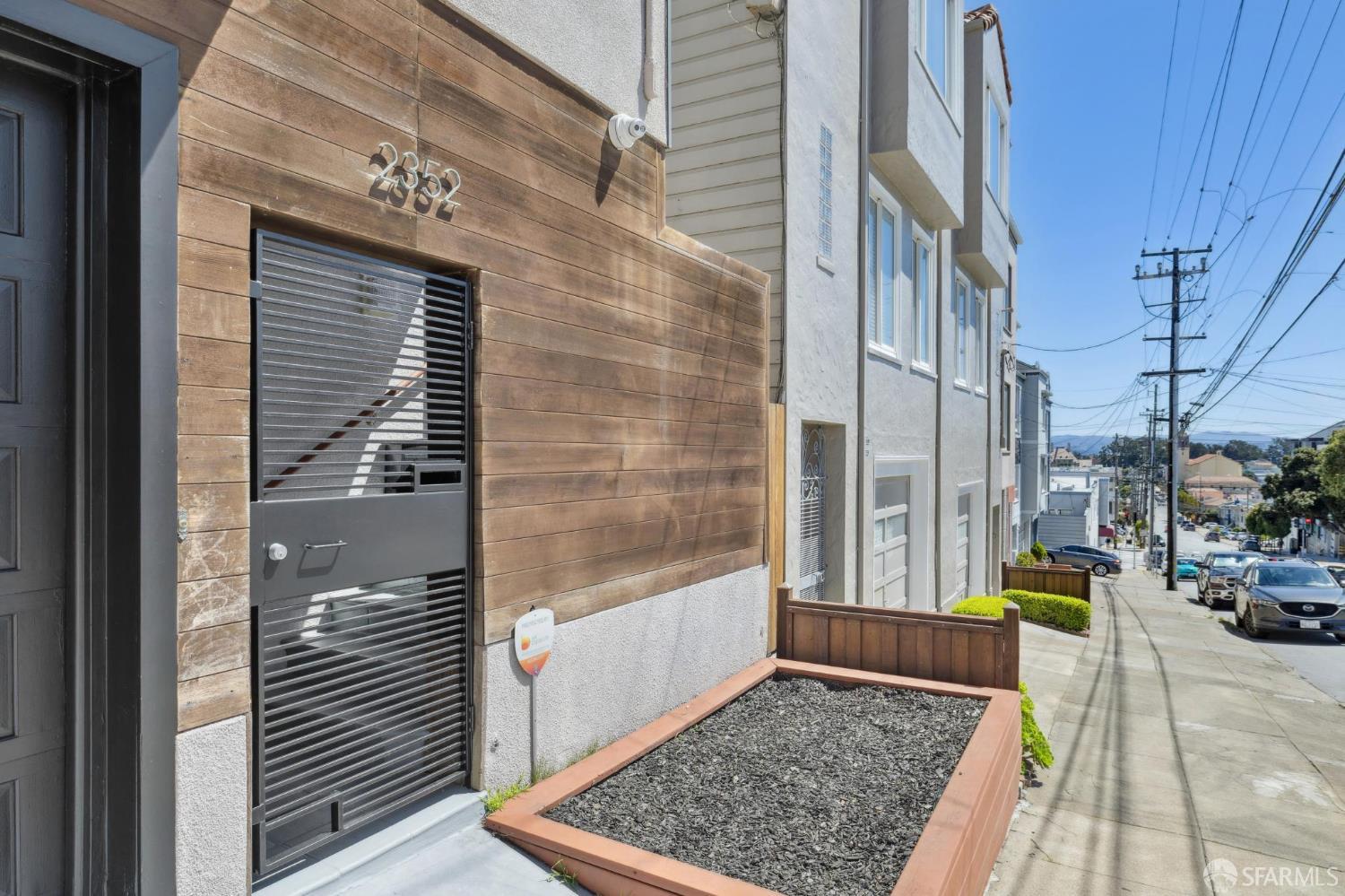 Detail Gallery Image 7 of 62 For 2352 17th Ave, San Francisco,  CA 94116 - 5 Beds | 3 Baths