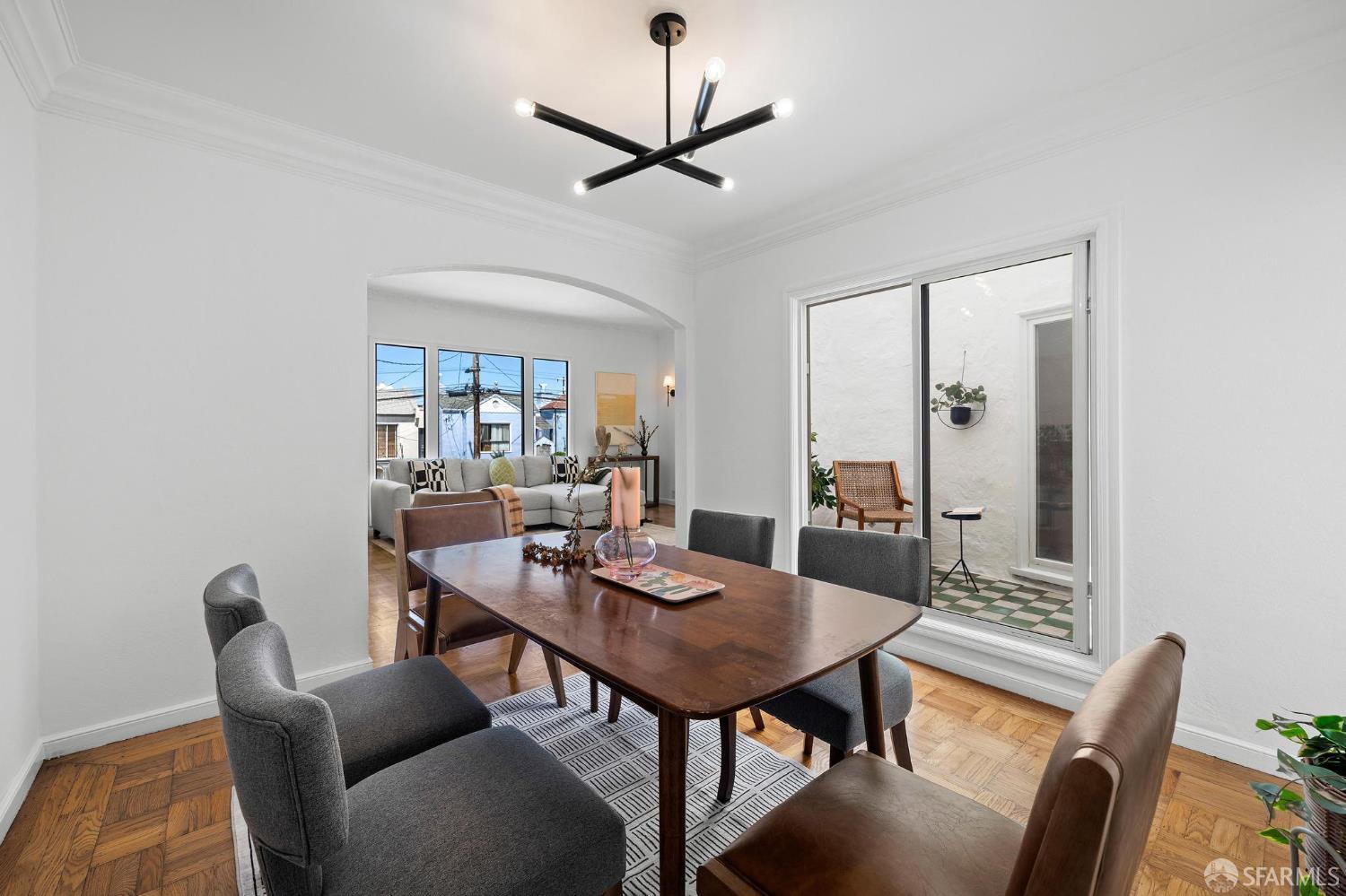 Detail Gallery Image 12 of 61 For 2925 Kirkham St, San Francisco,  CA 94122 - 2 Beds | 1 Baths