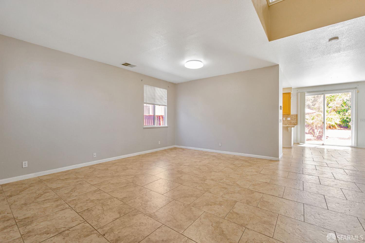Detail Gallery Image 7 of 52 For 305 Malicoat Ave, Oakley,  CA 94561 - 4 Beds | 2/1 Baths