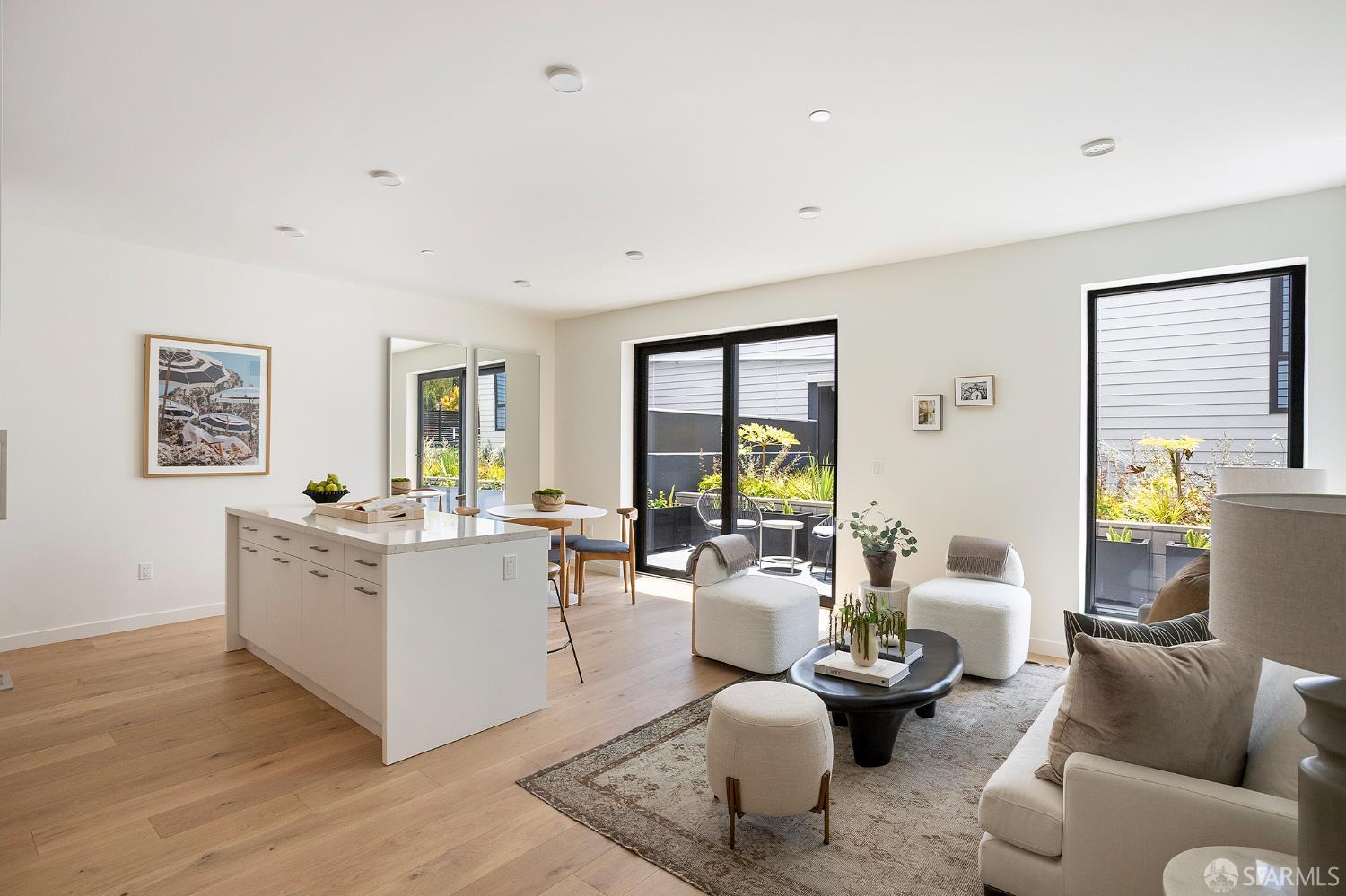 Detail Gallery Image 2 of 34 For 915 North Point St #H2,  San Francisco,  CA 94109 - 2 Beds | 2 Baths