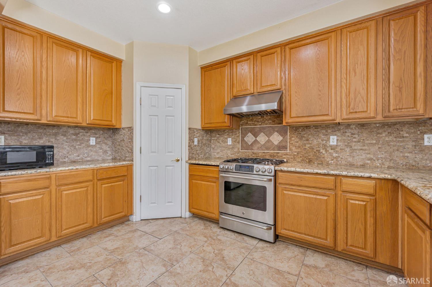 Detail Gallery Image 13 of 52 For 305 Malicoat Ave, Oakley,  CA 94561 - 4 Beds | 2/1 Baths