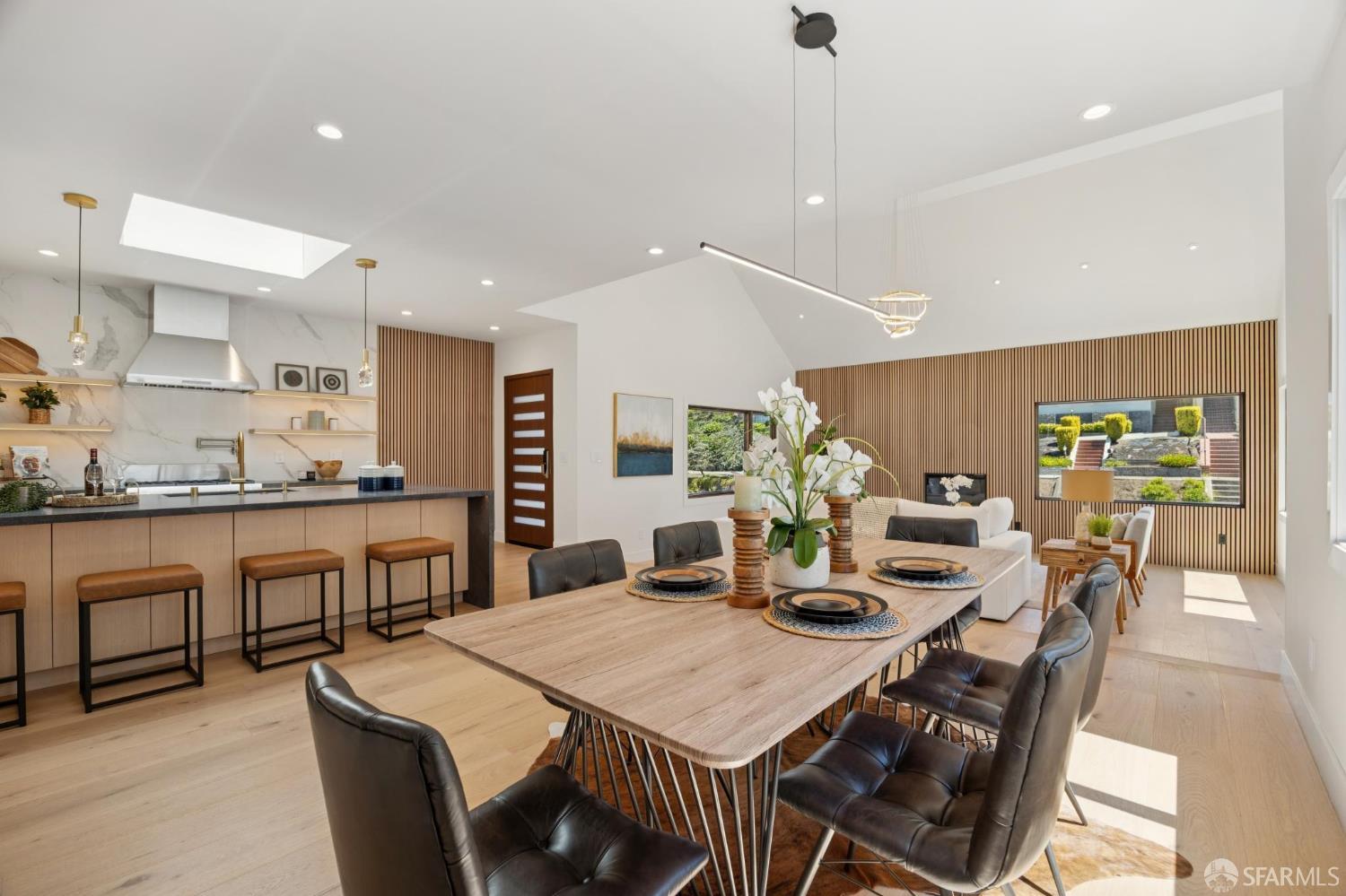 Detail Gallery Image 11 of 50 For 2015 16th Ave, San Francisco,  CA 94116 - 5 Beds | 4 Baths