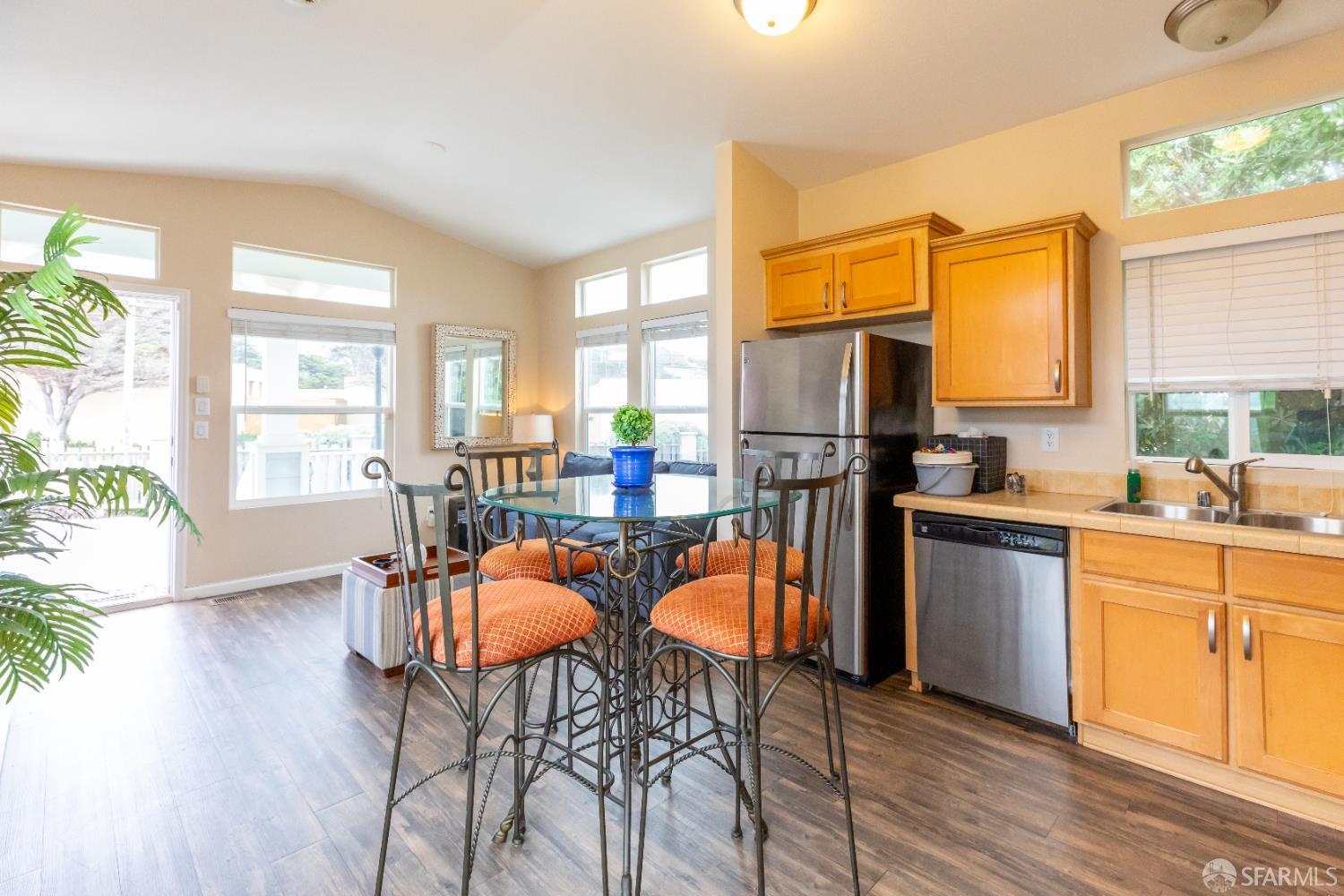 Detail Gallery Image 13 of 55 For 125 1st Ave, Pacifica,  CA 94044 - 1 Beds | 1 Baths