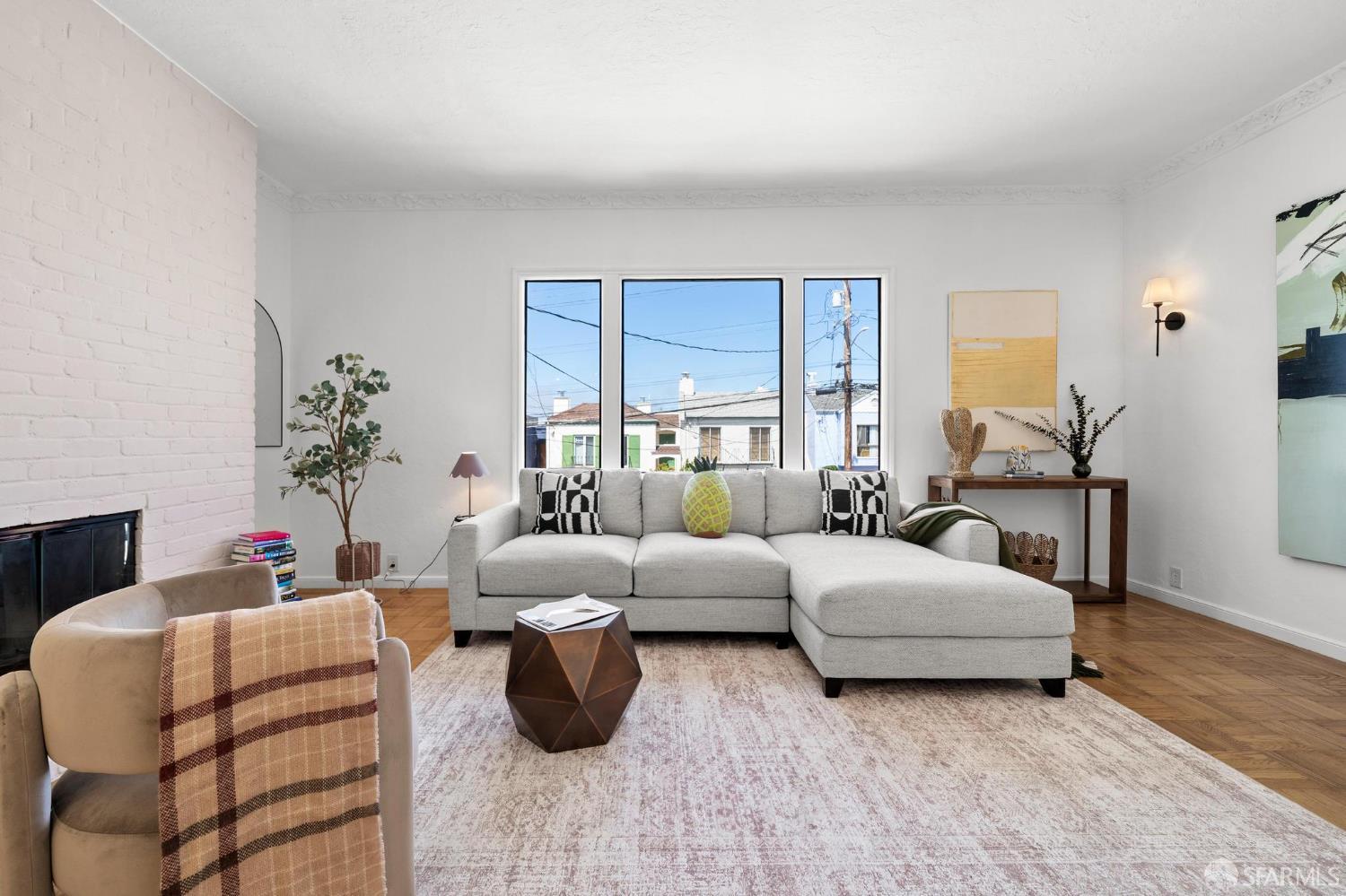 Detail Gallery Image 8 of 61 For 2925 Kirkham St, San Francisco,  CA 94122 - 2 Beds | 1 Baths