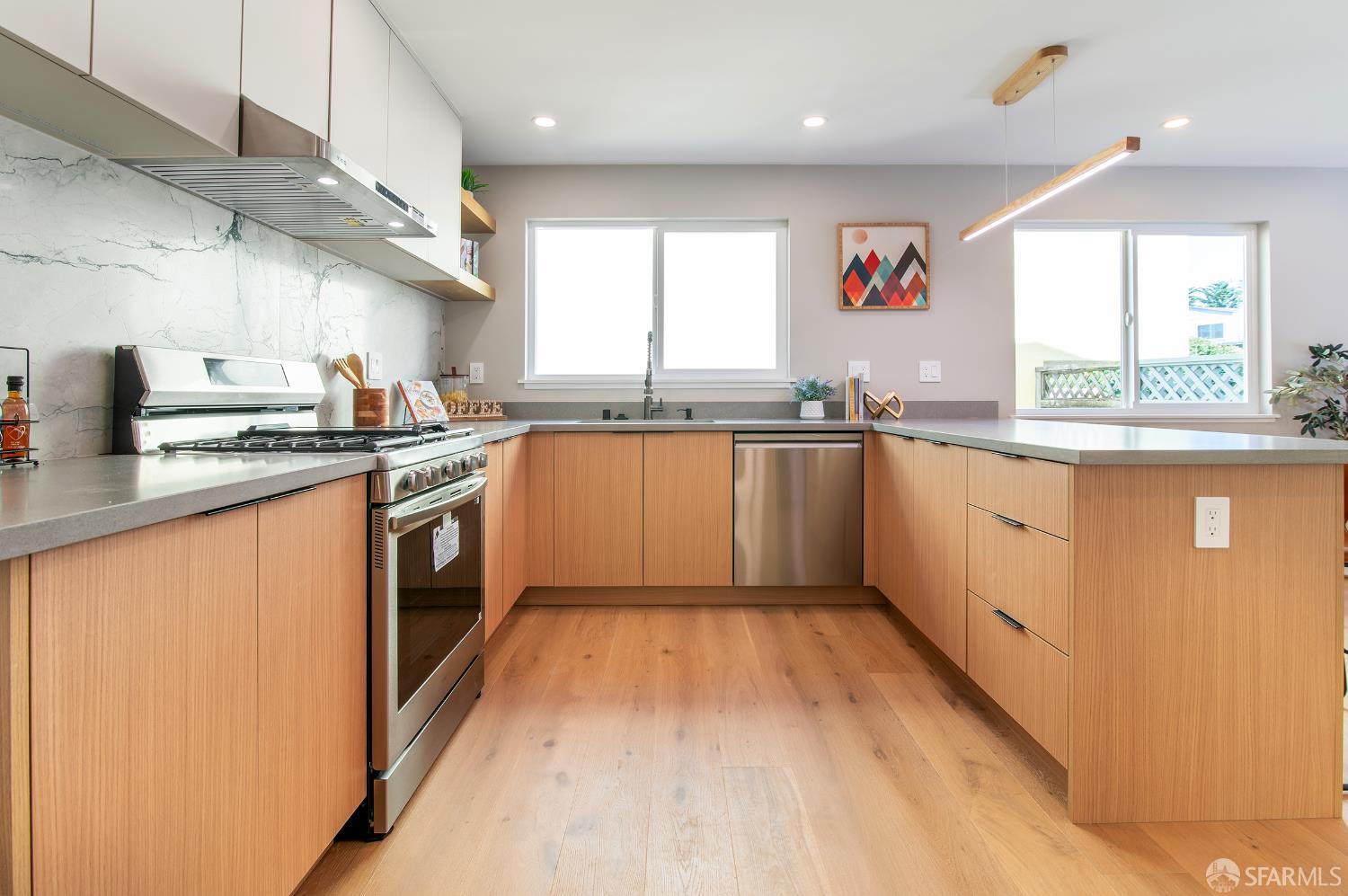 Detail Gallery Image 14 of 37 For 4336 Callan Blvd, Daly City,  CA 94015 - 3 Beds | 2/1 Baths