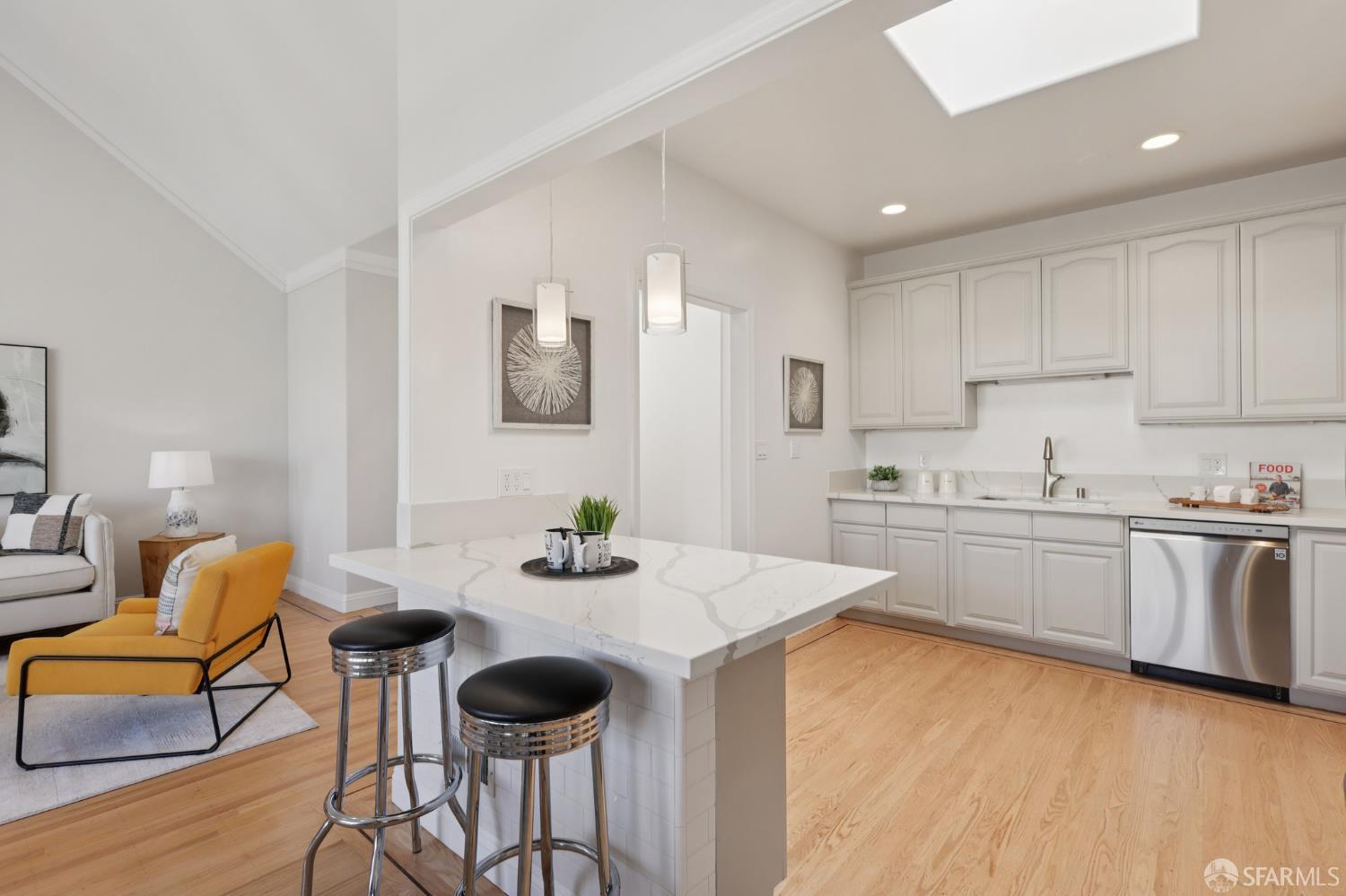 Detail Gallery Image 12 of 58 For 70 Miriam St, Daly City,  CA 94014 - 5 Beds | 3 Baths