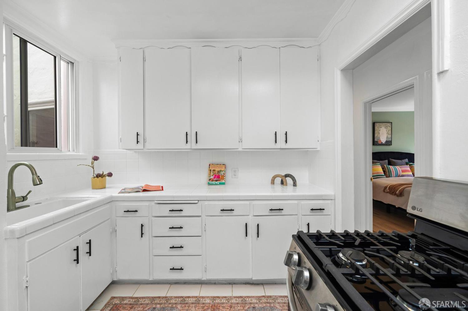Detail Gallery Image 15 of 61 For 2925 Kirkham St, San Francisco,  CA 94122 - 2 Beds | 1 Baths