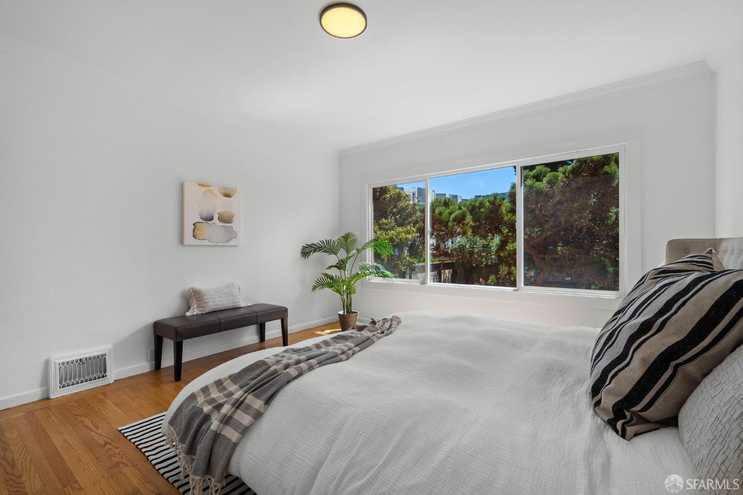 Detail Gallery Image 20 of 61 For 2925 Kirkham St, San Francisco,  CA 94122 - 2 Beds | 1 Baths