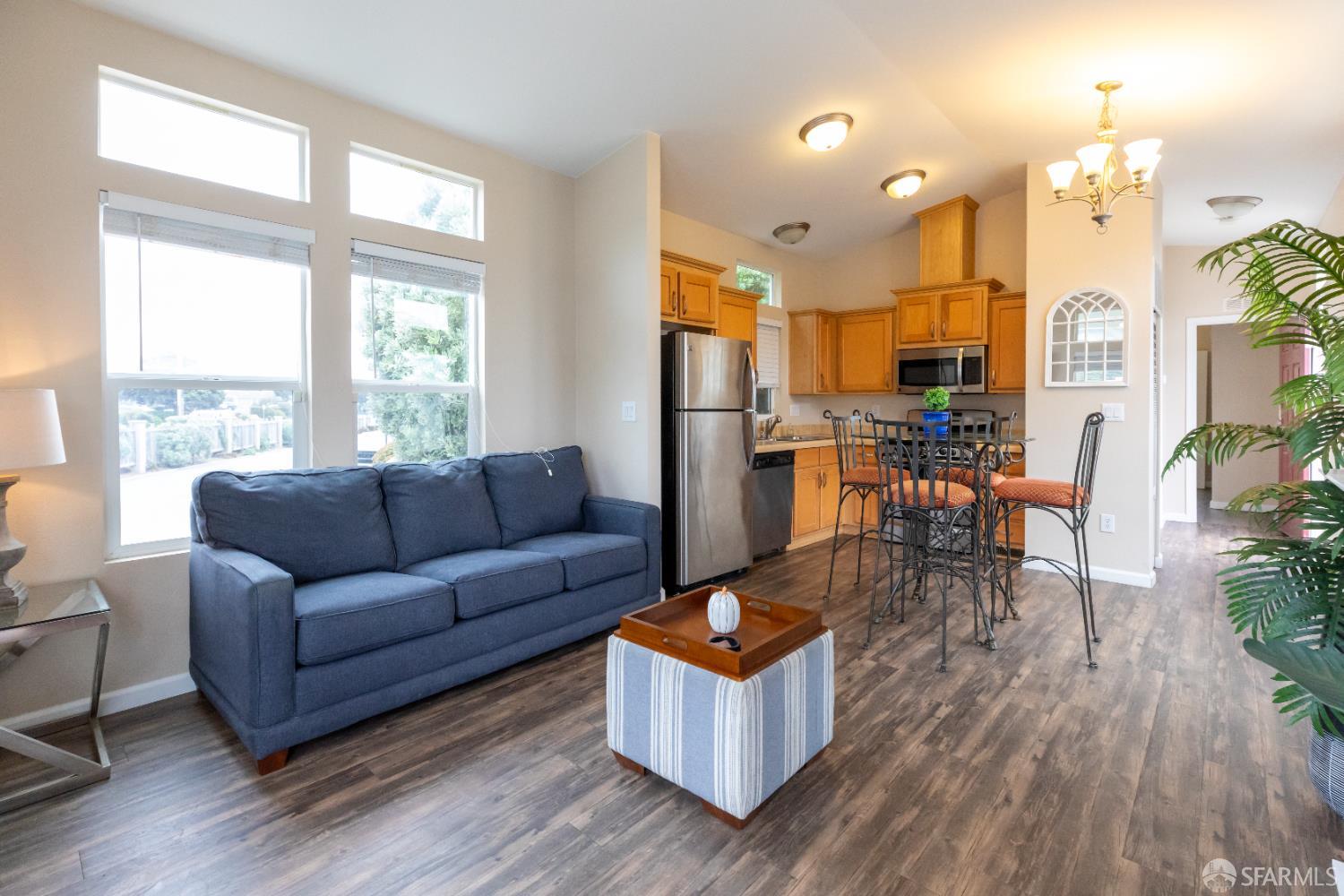 Detail Gallery Image 5 of 55 For 125 1st Ave, Pacifica,  CA 94044 - 1 Beds | 1 Baths
