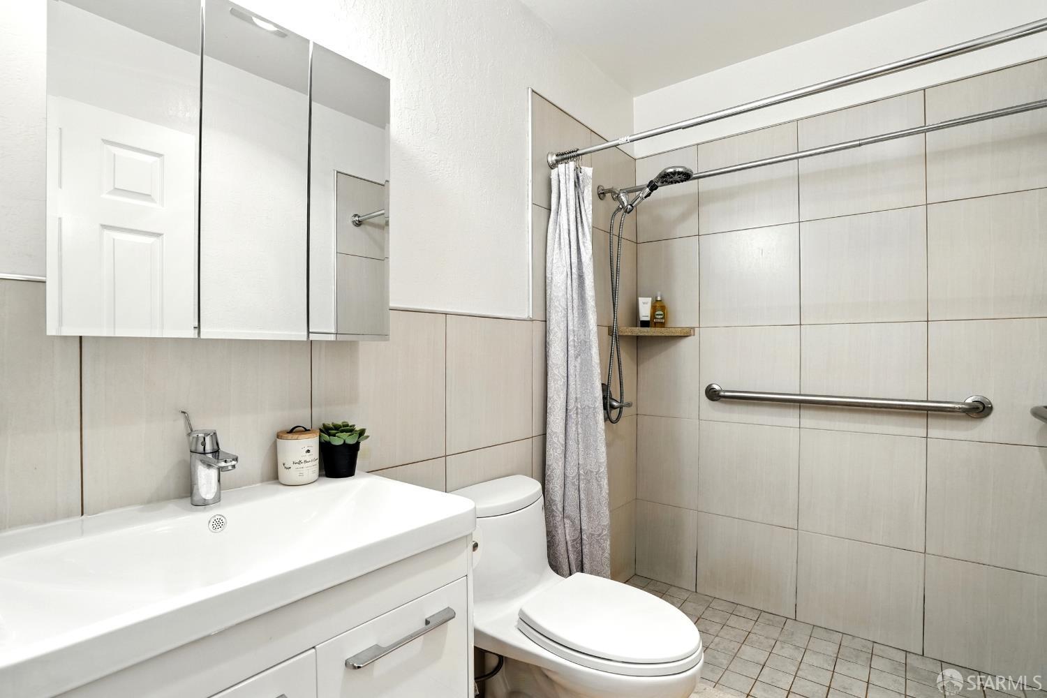 Photo #15: 425061424 Listing: Photo #15
