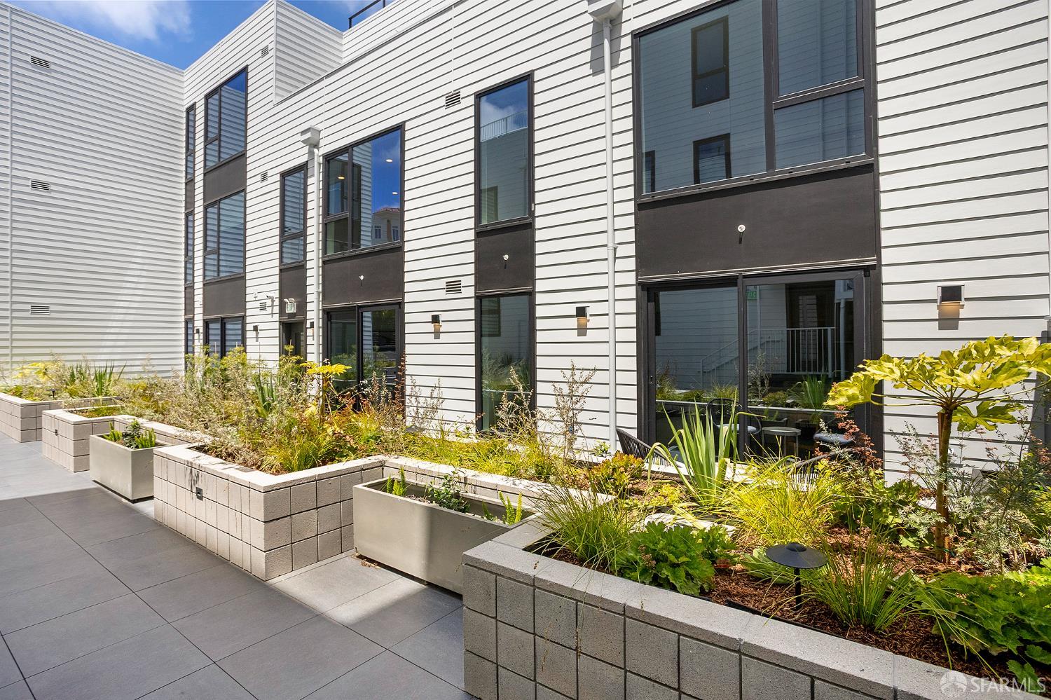 Detail Gallery Image 19 of 34 For 915 North Point St #H2,  San Francisco,  CA 94109 - 2 Beds | 2 Baths