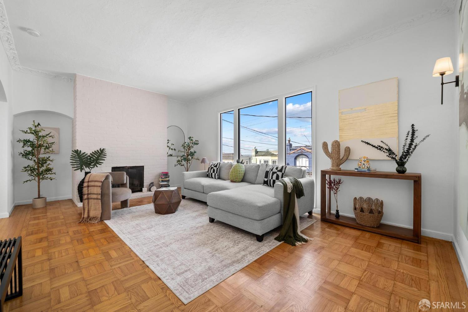 Detail Gallery Image 5 of 61 For 2925 Kirkham St, San Francisco,  CA 94122 - 2 Beds | 1 Baths