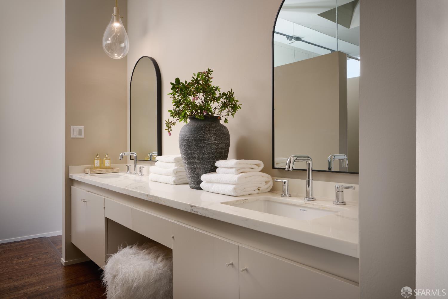 Detail Gallery Image 13 of 21 For 2600 Filbert St, San Francisco,  CA 94123 - 6 Beds | 5/1 Baths