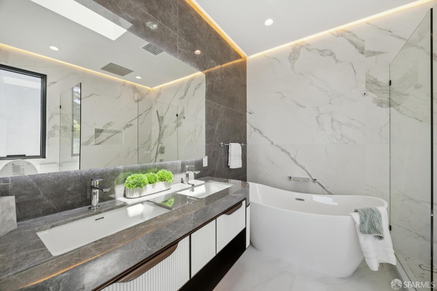 Detail Gallery Image 22 of 50 For 2015 16th Ave, San Francisco,  CA 94116 - 5 Beds | 4 Baths