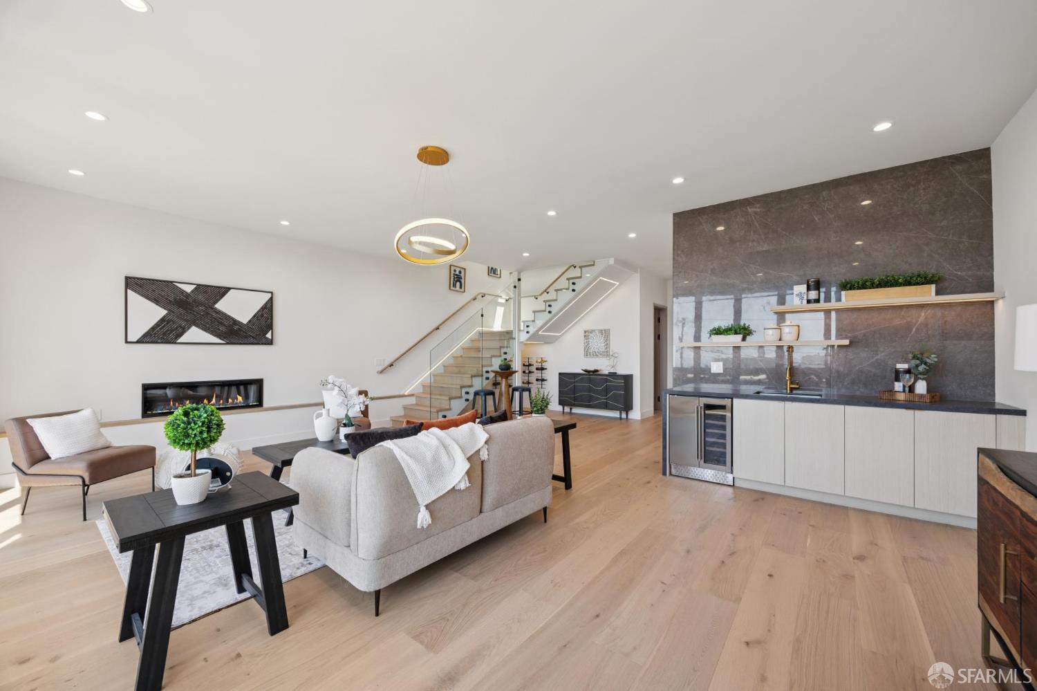 Detail Gallery Image 34 of 50 For 2015 16th Ave, San Francisco,  CA 94116 - 5 Beds | 4 Baths