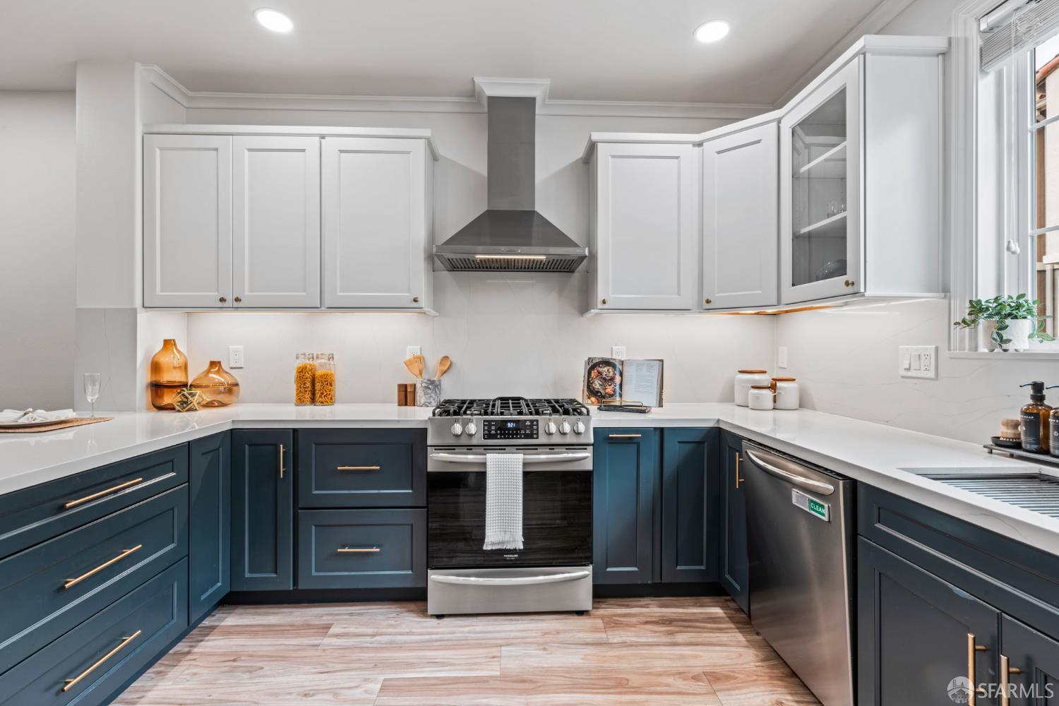 Detail Gallery Image 7 of 45 For 1231 Isabelle Cir, South San Francisco,  CA 94080 - 3 Beds | 2/1 Baths
