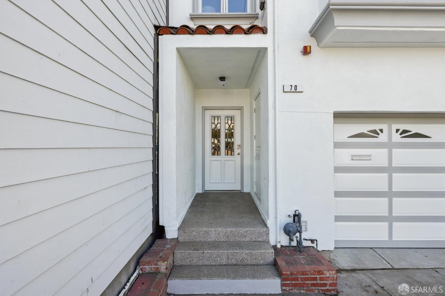 Detail Gallery Image 4 of 58 For 70 Miriam St, Daly City,  CA 94014 - 5 Beds | 3 Baths