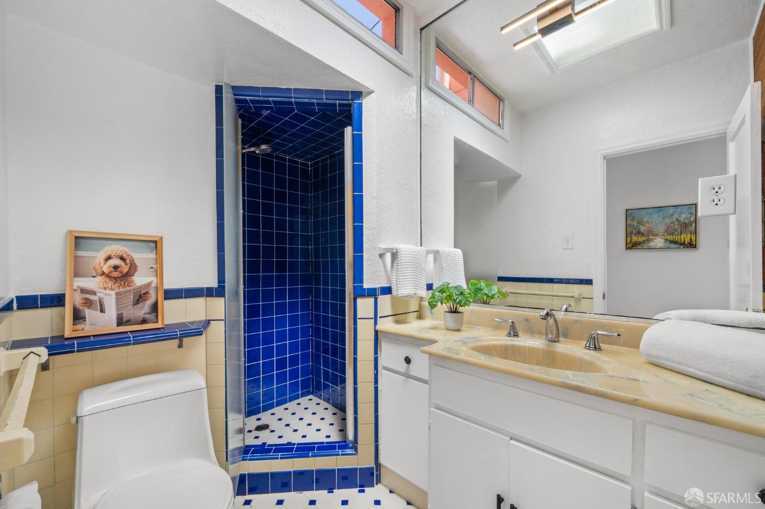 Detail Gallery Image 22 of 61 For 2925 Kirkham St, San Francisco,  CA 94122 - 2 Beds | 1 Baths